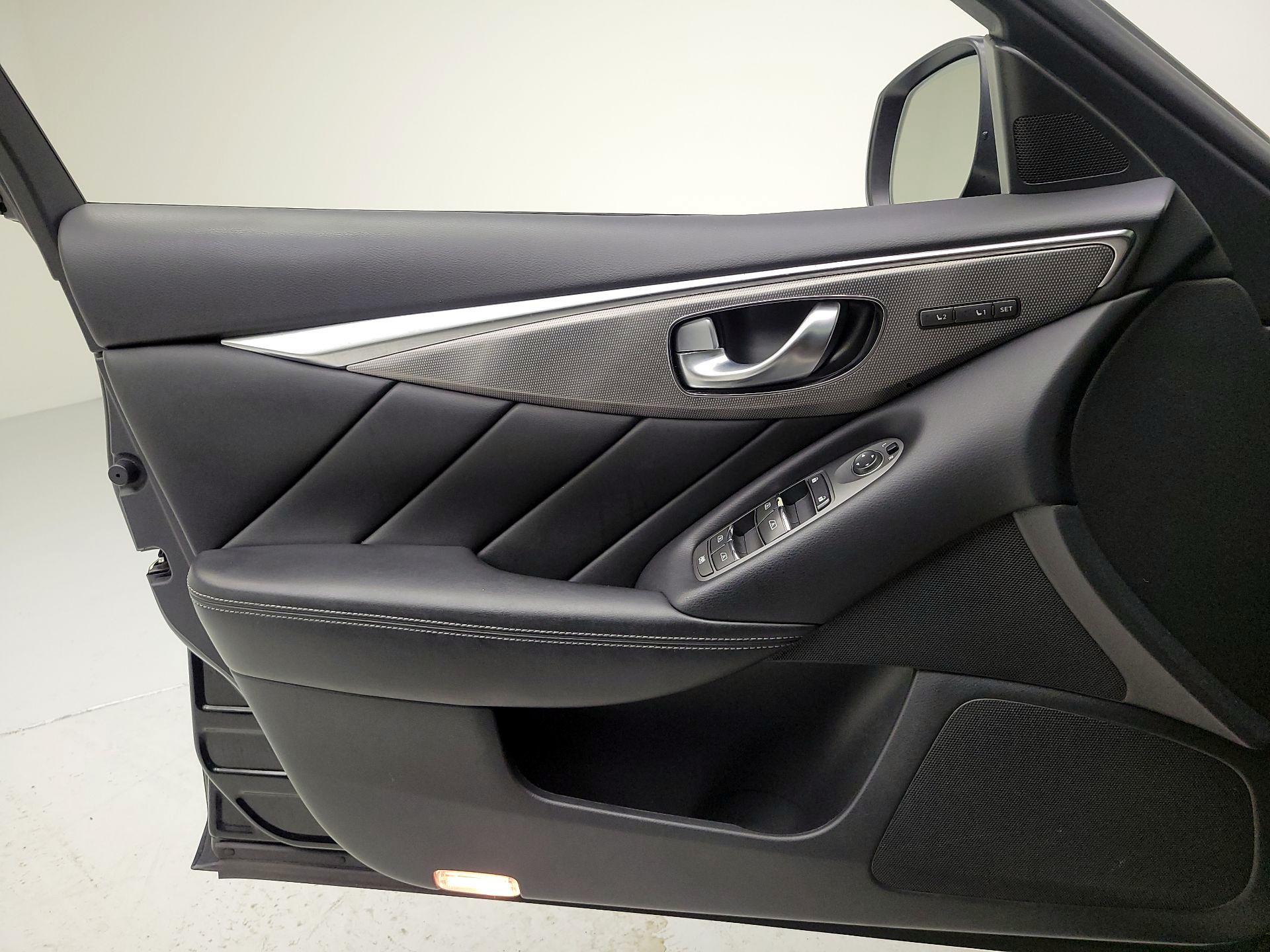 Thumbnail: 2016 INFINITI Q50 - 10