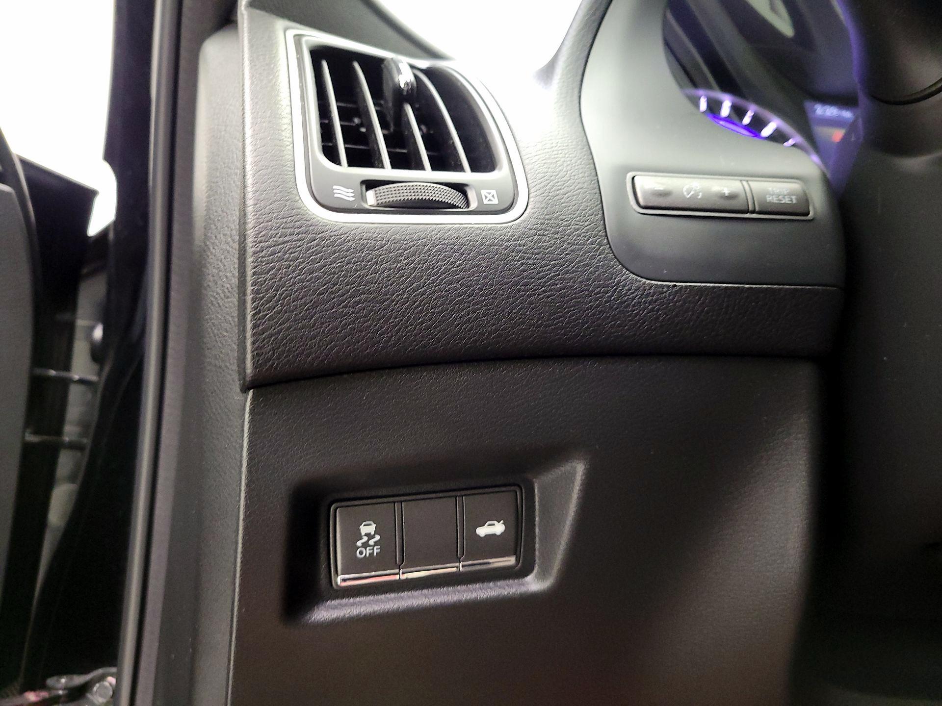 Thumbnail: 2016 INFINITI Q50 - 11