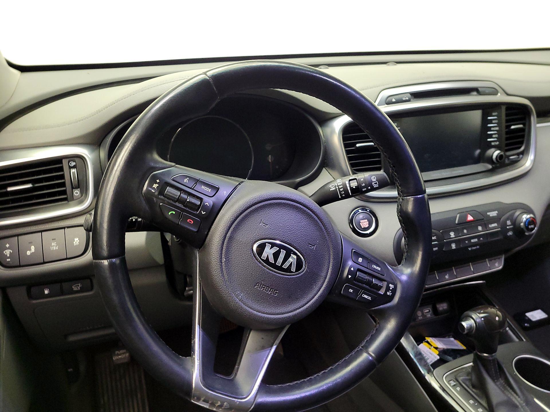 Thumbnail: 2016 Kia Sorento - 10