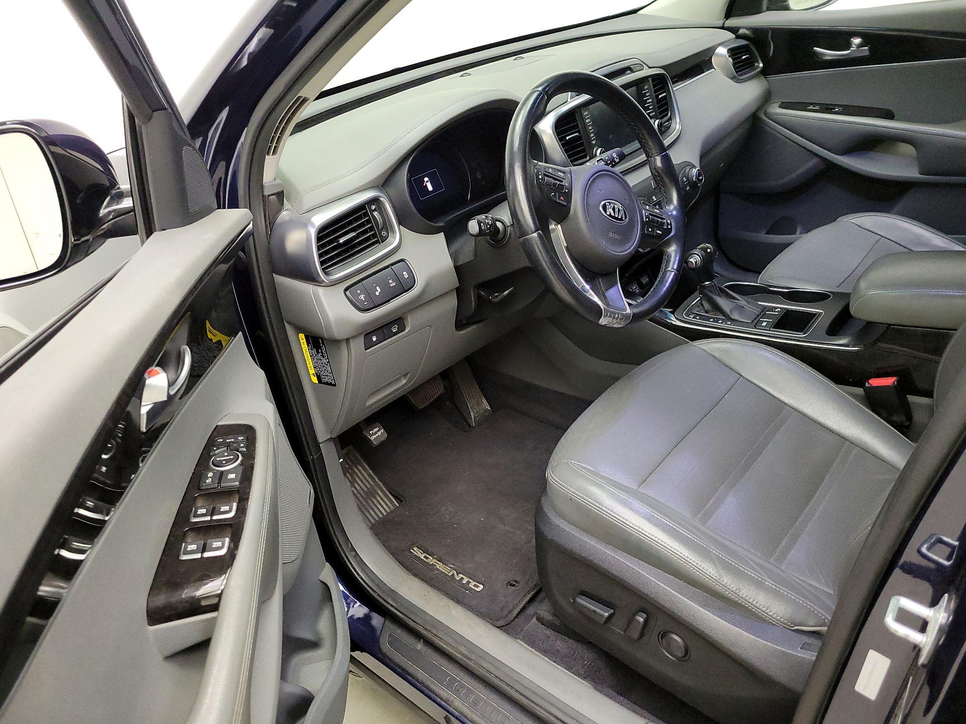 Thumbnail: 2016 Kia Sorento - 11