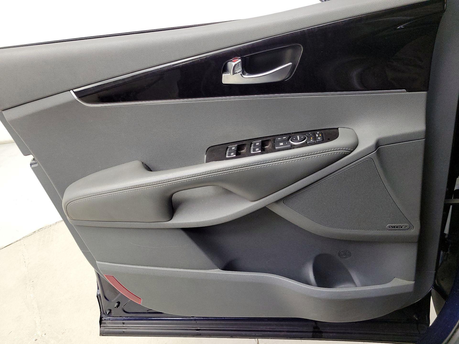 Thumbnail: 2016 Kia Sorento - 12