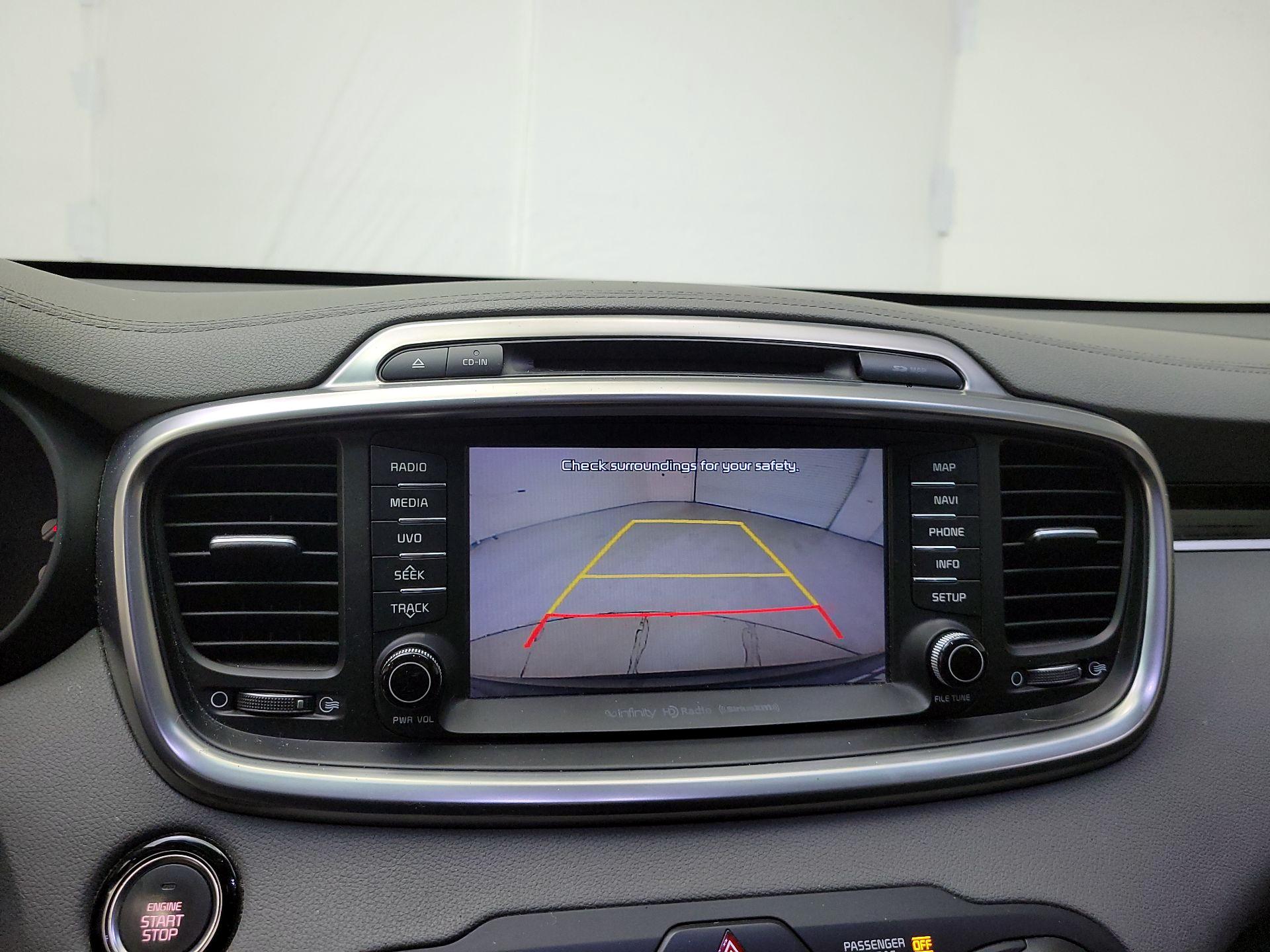 Thumbnail: 2016 Kia Sorento - 14