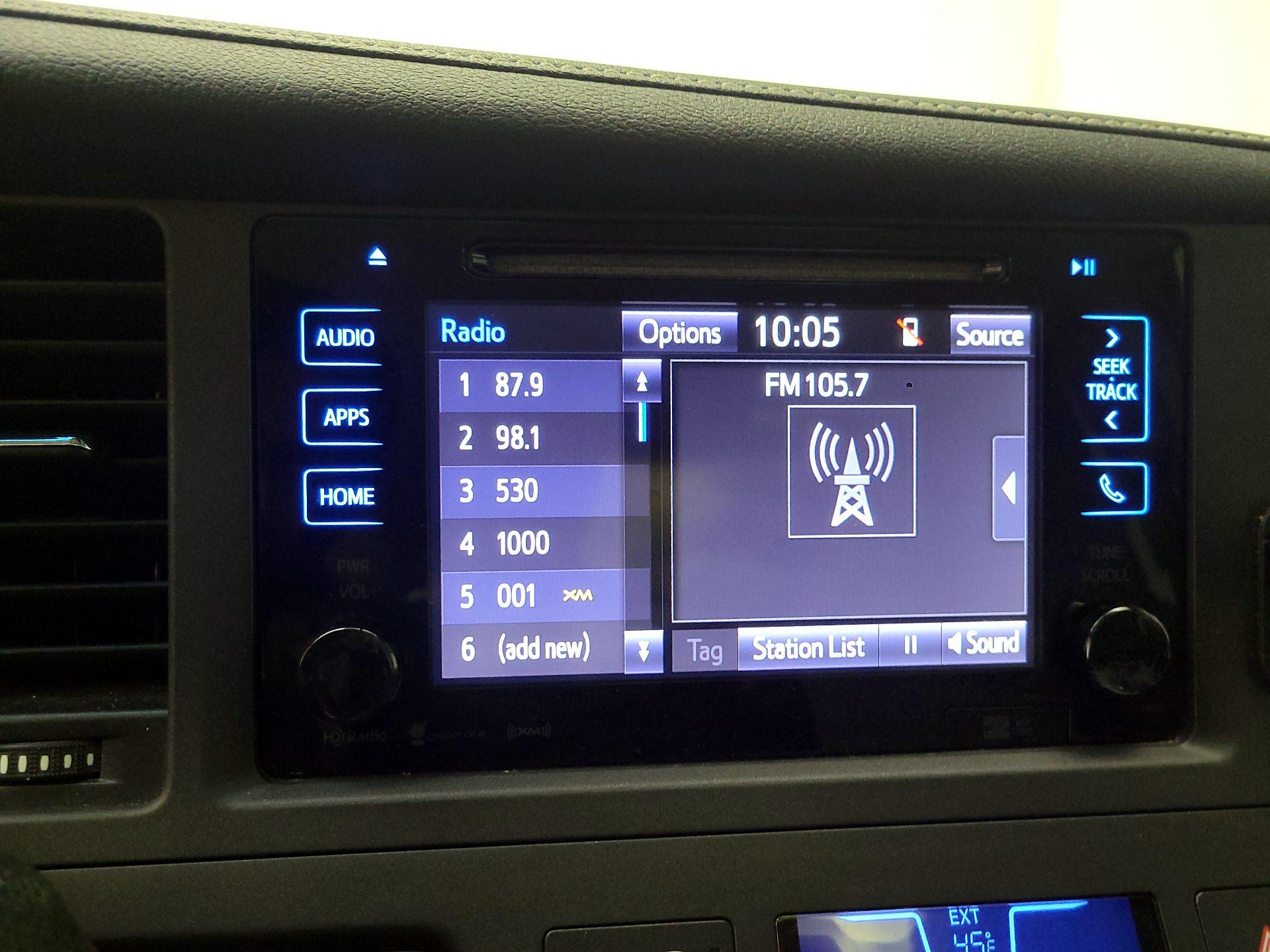 Thumbnail: 2016 Toyota Sienna - 13