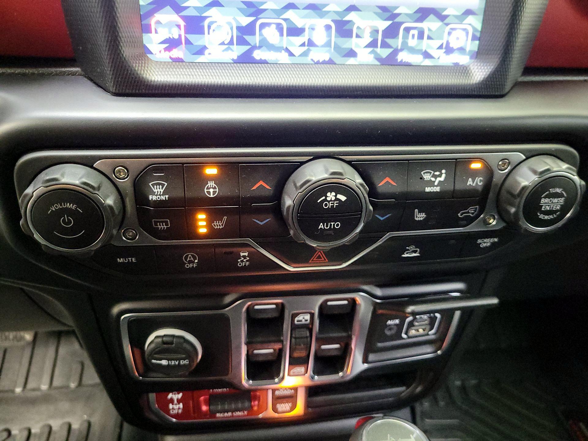 Thumbnail: 2022 Jeep Wrangler - 17