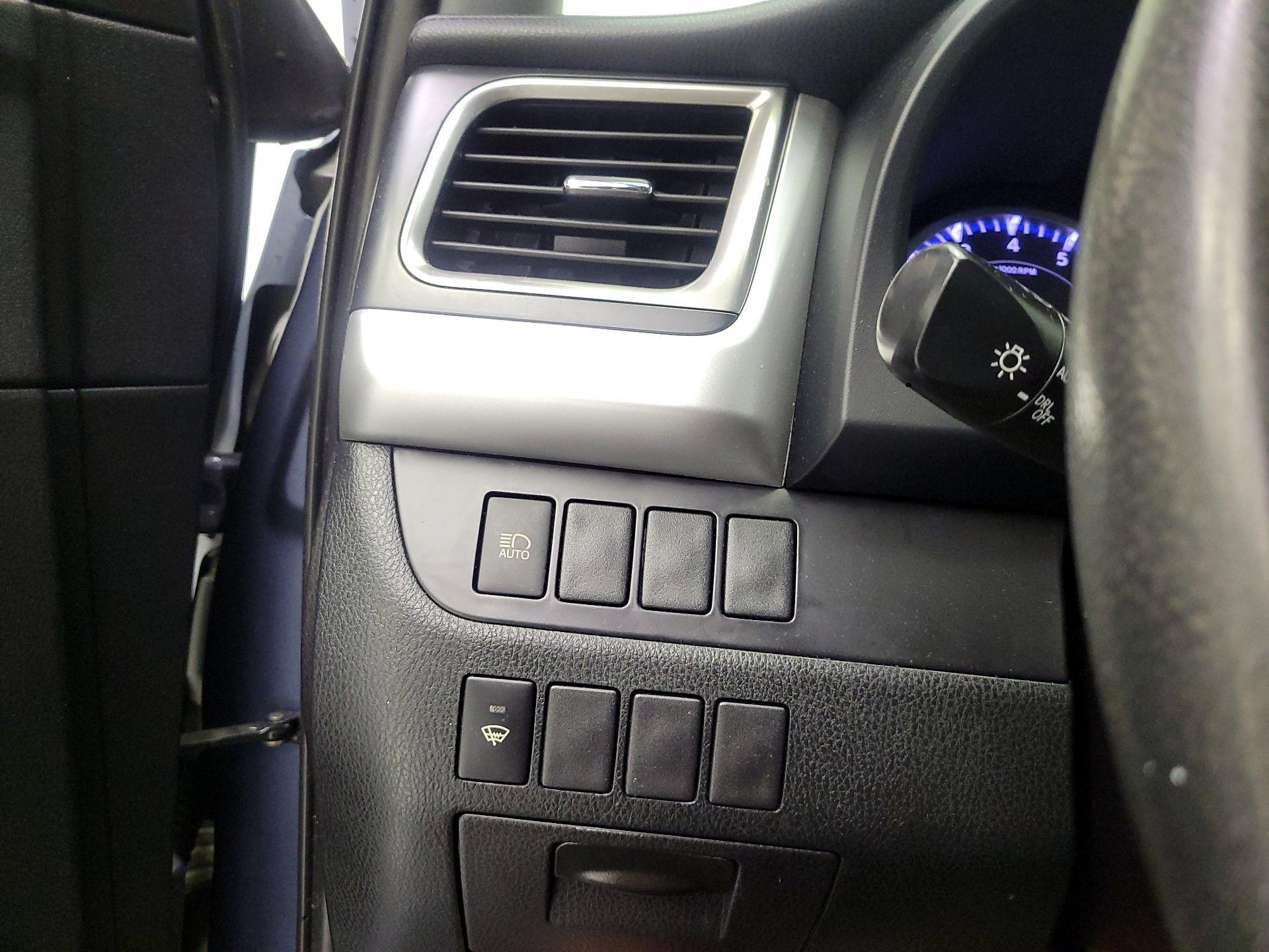 Thumbnail: 2019 Toyota Highlander - 13