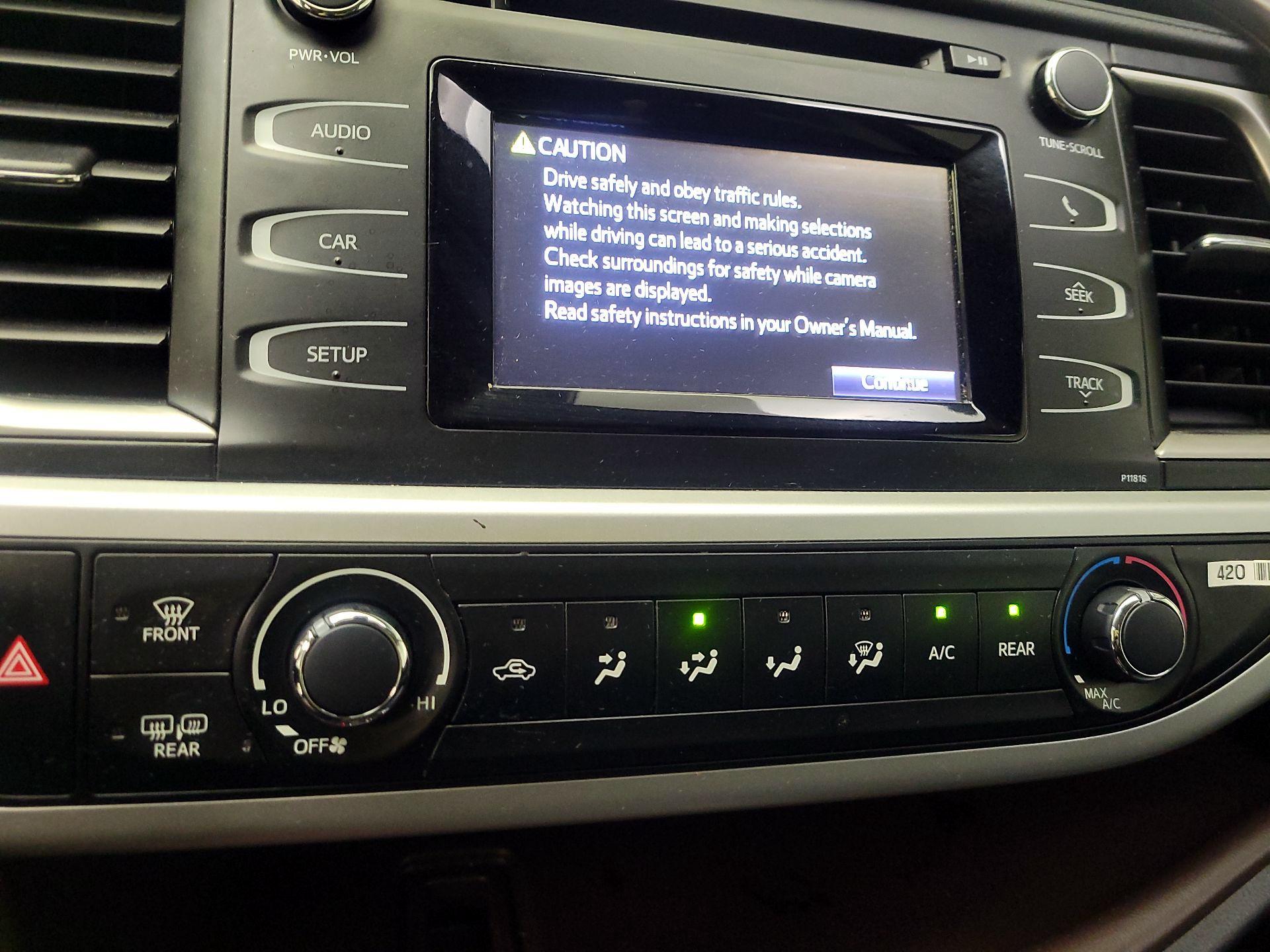 Thumbnail: 2019 Toyota Highlander - 16