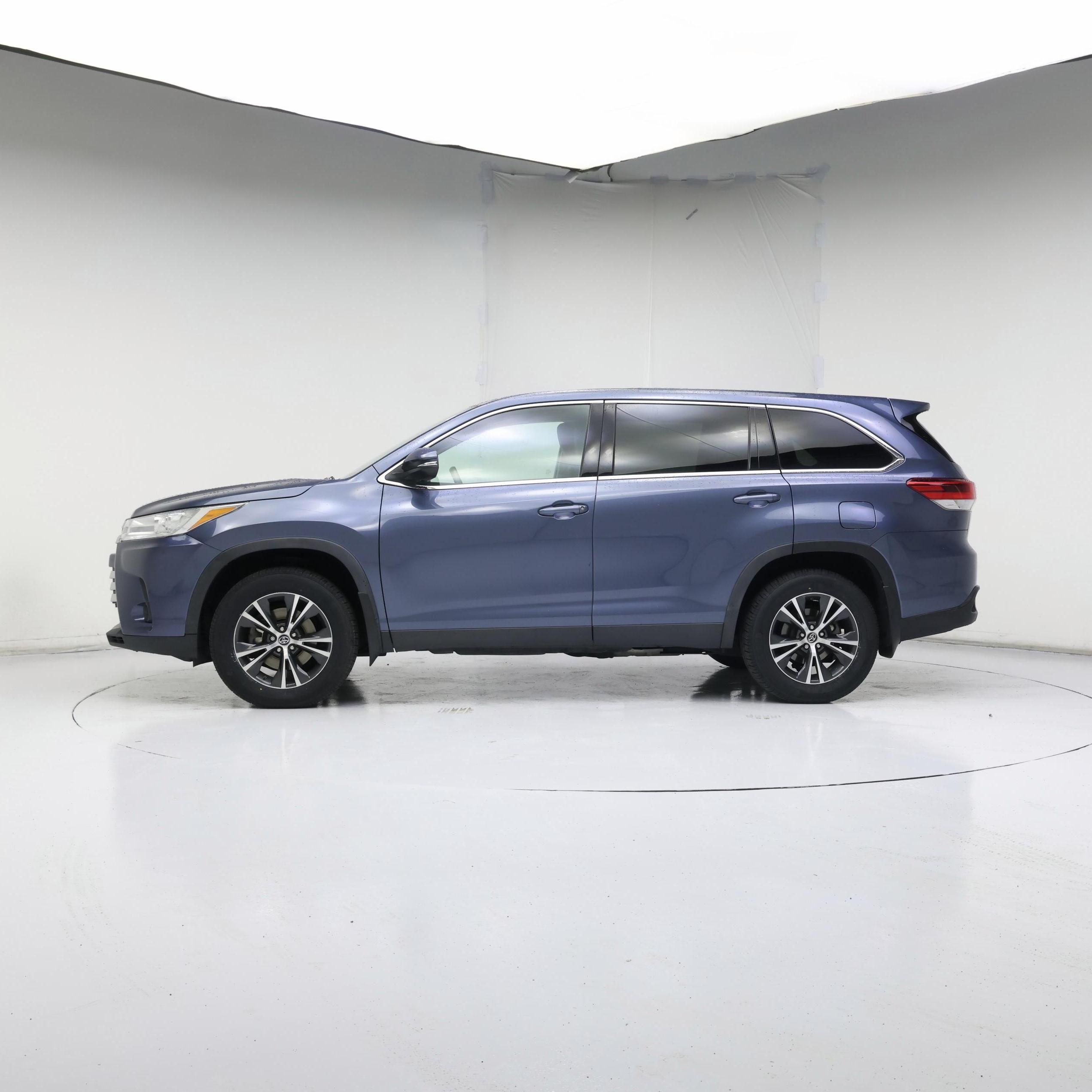 Thumbnail: 2019 Toyota Highlander - 3