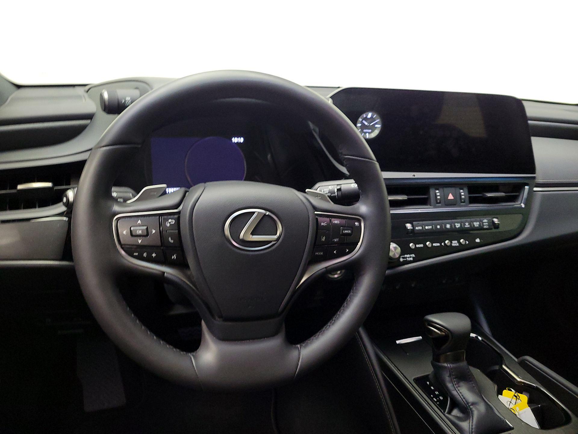 Thumbnail: 2023 Lexus ES - 10
