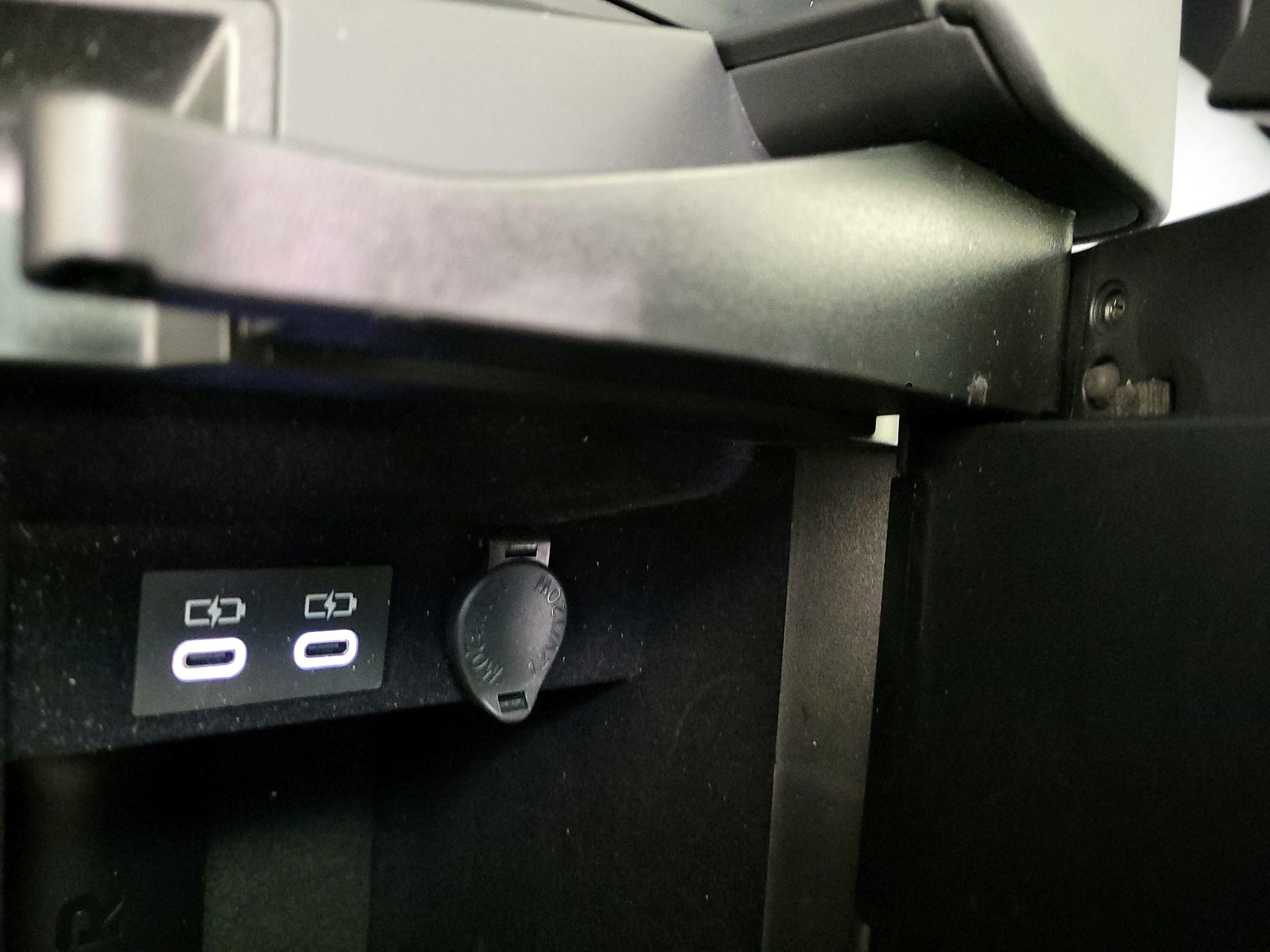 Thumbnail: 2023 Lexus ES - 18