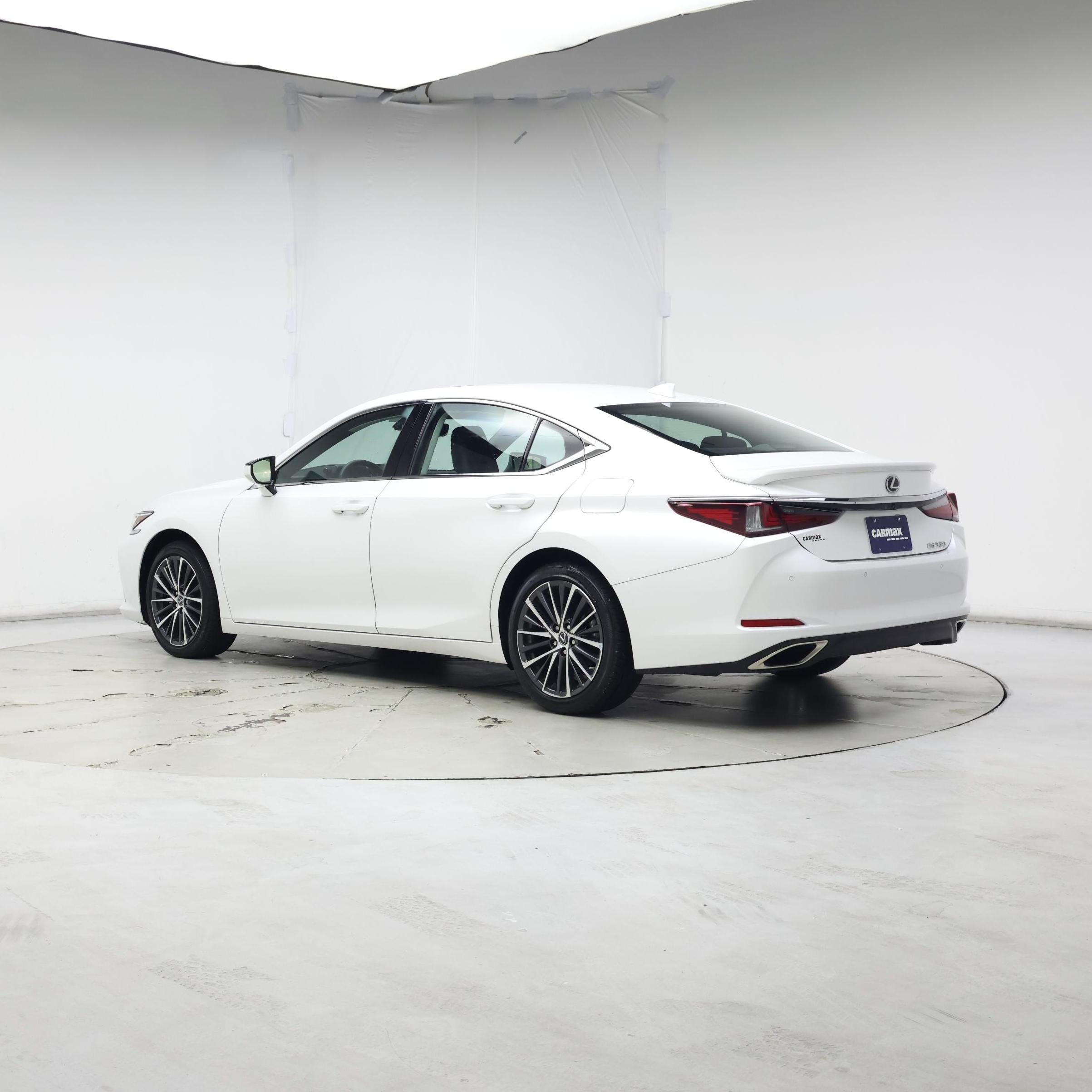 Thumbnail: 2023 Lexus ES - 2