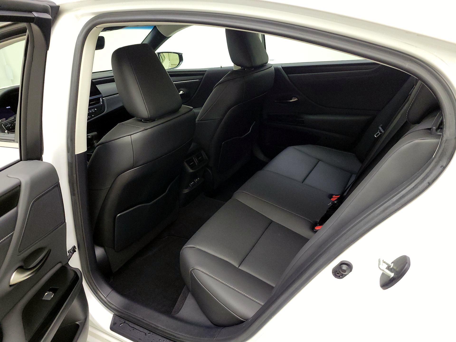 Thumbnail: 2023 Lexus ES - 19