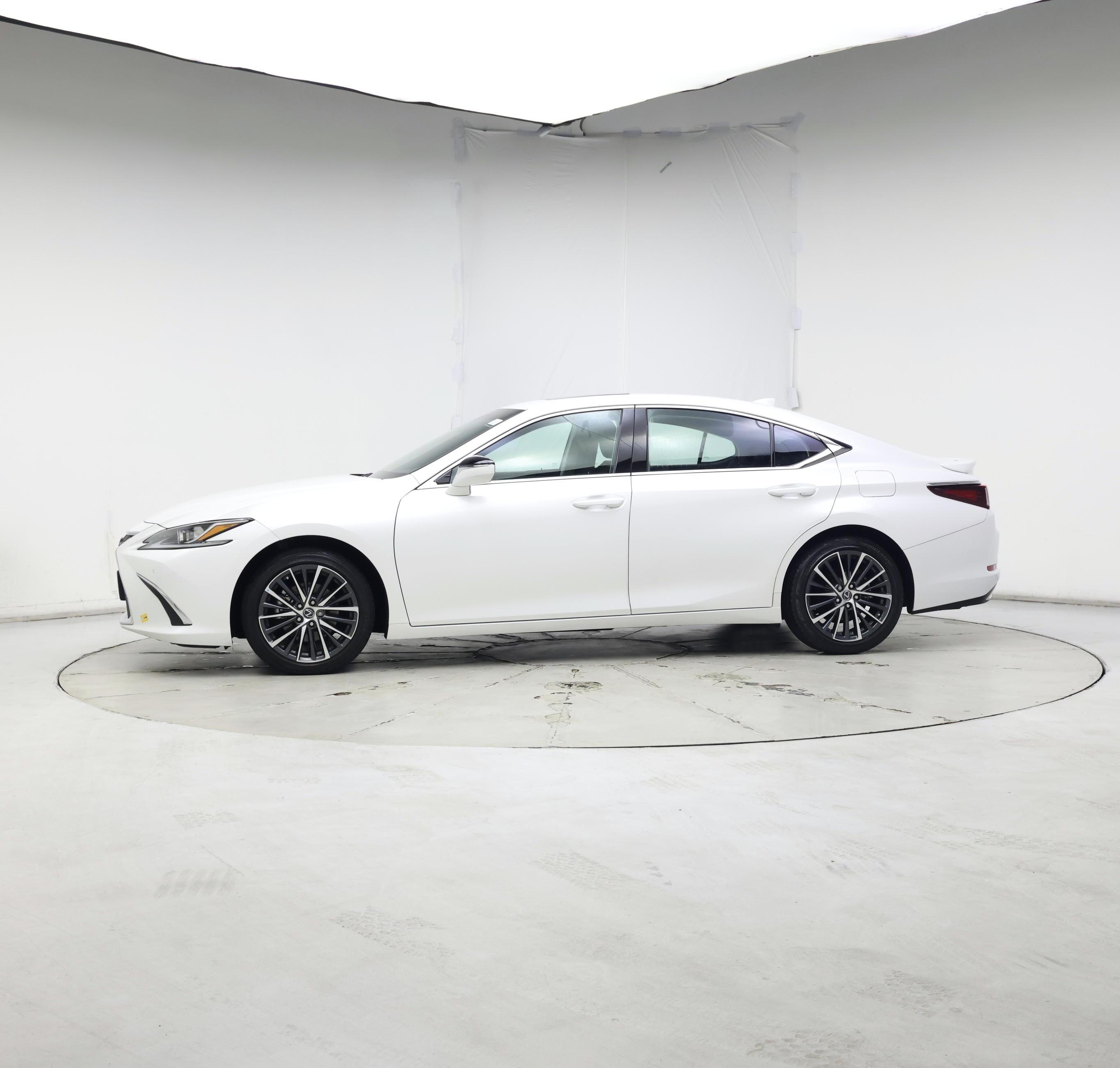 Thumbnail: 2023 Lexus ES - 3