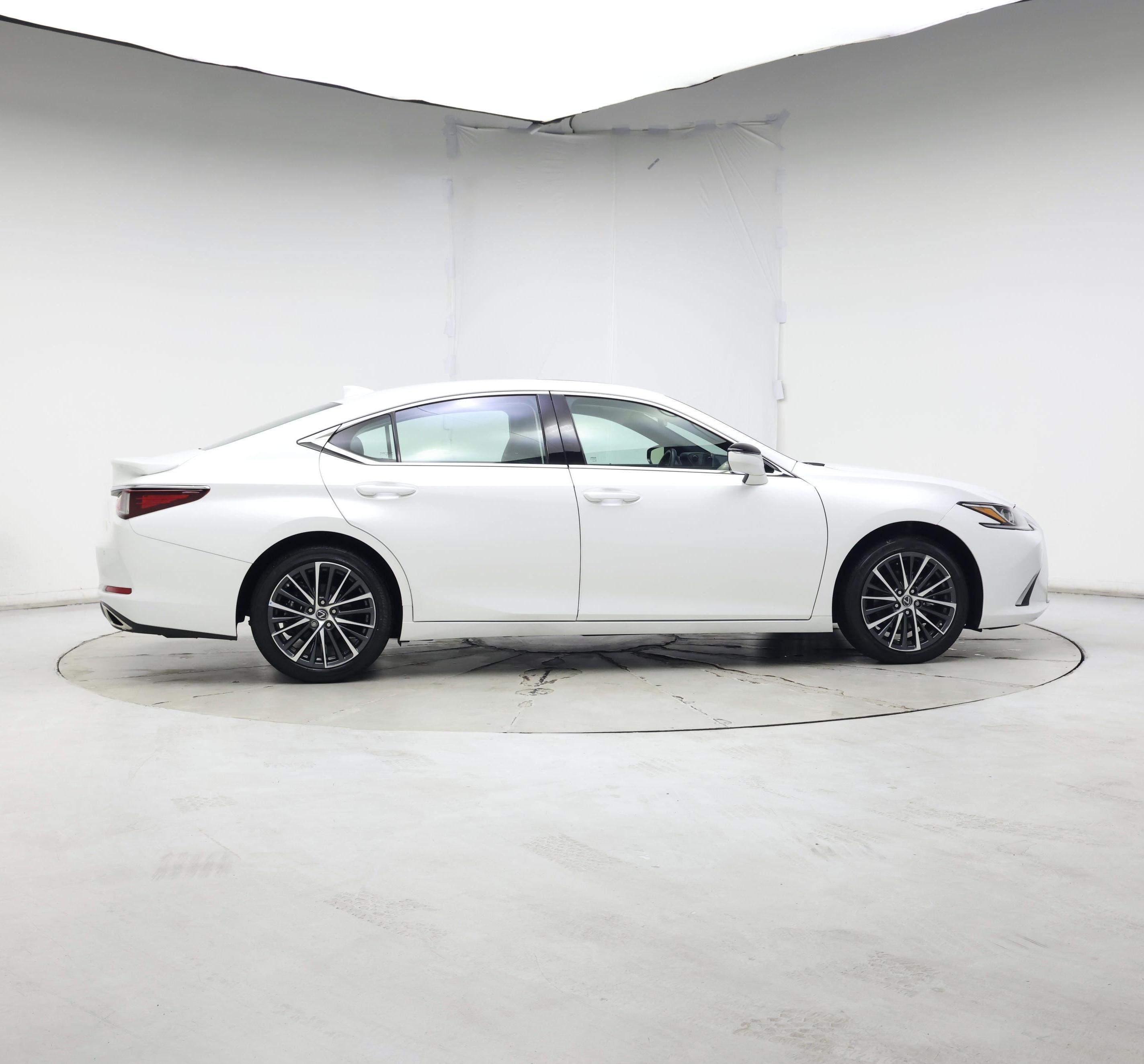 Thumbnail: 2023 Lexus ES - 7