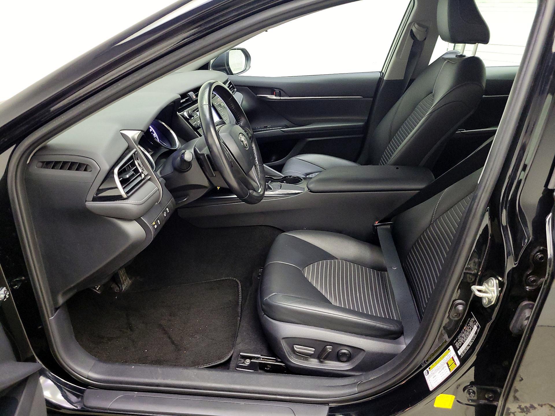 Thumbnail: 2019 Toyota Camry - 11