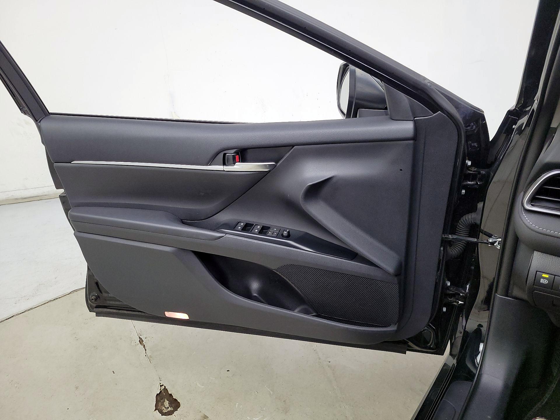 Thumbnail: 2019 Toyota Camry - 12