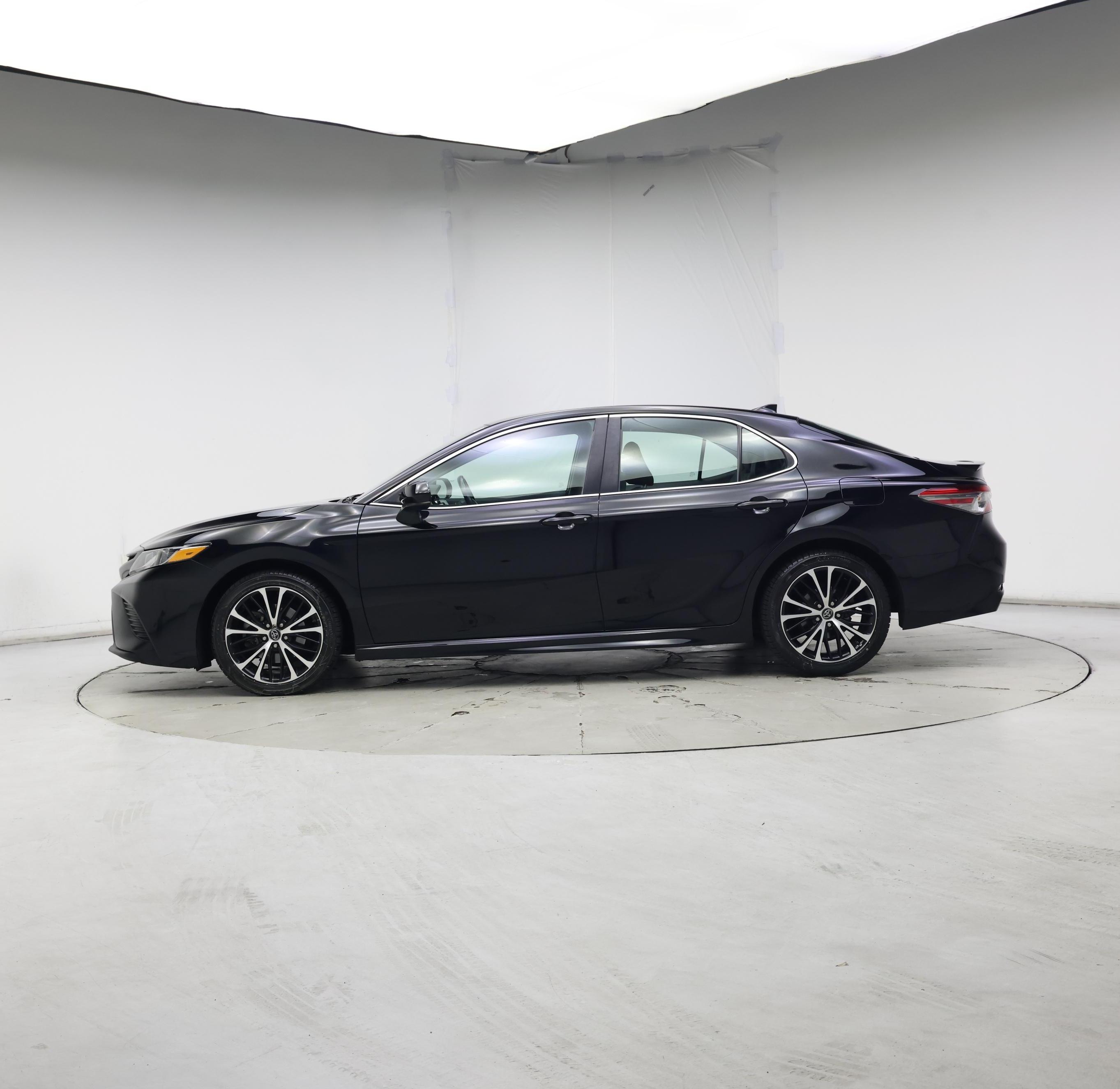 Thumbnail: 2019 Toyota Camry - 3