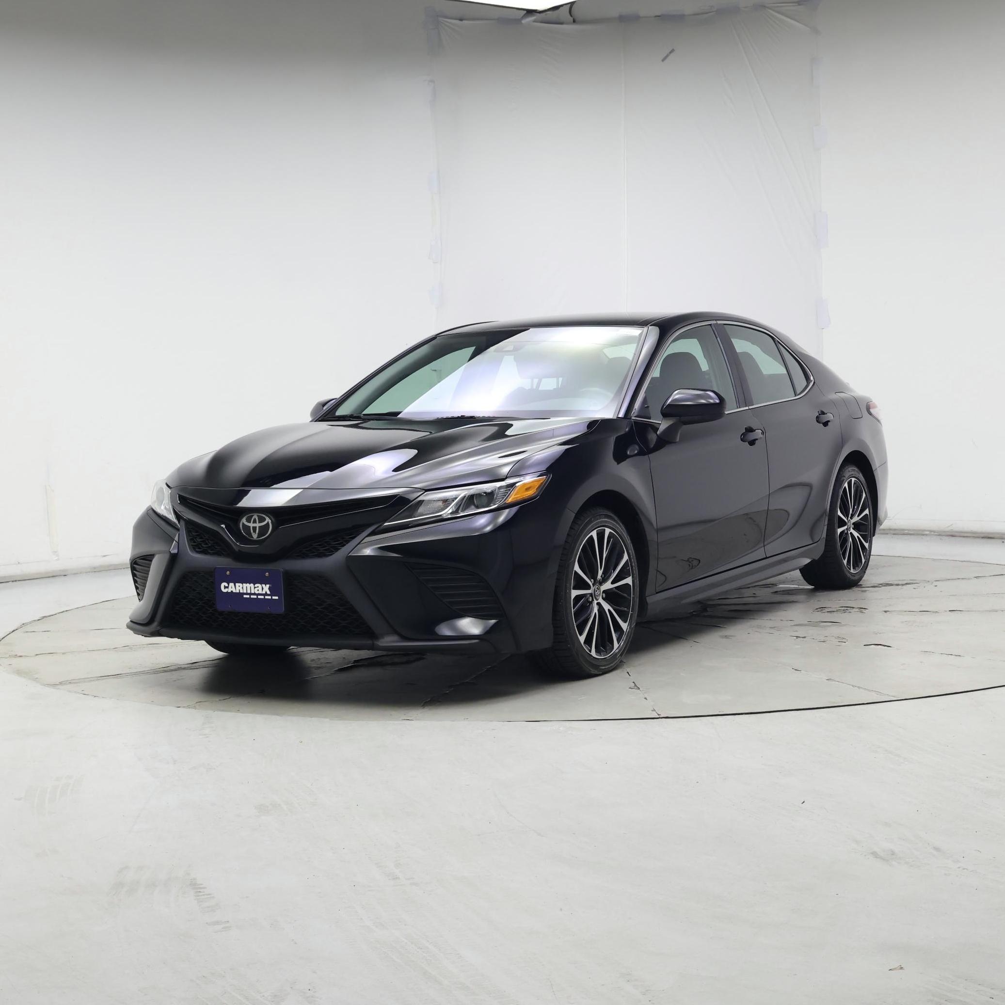 Thumbnail: 2019 Toyota Camry - 4
