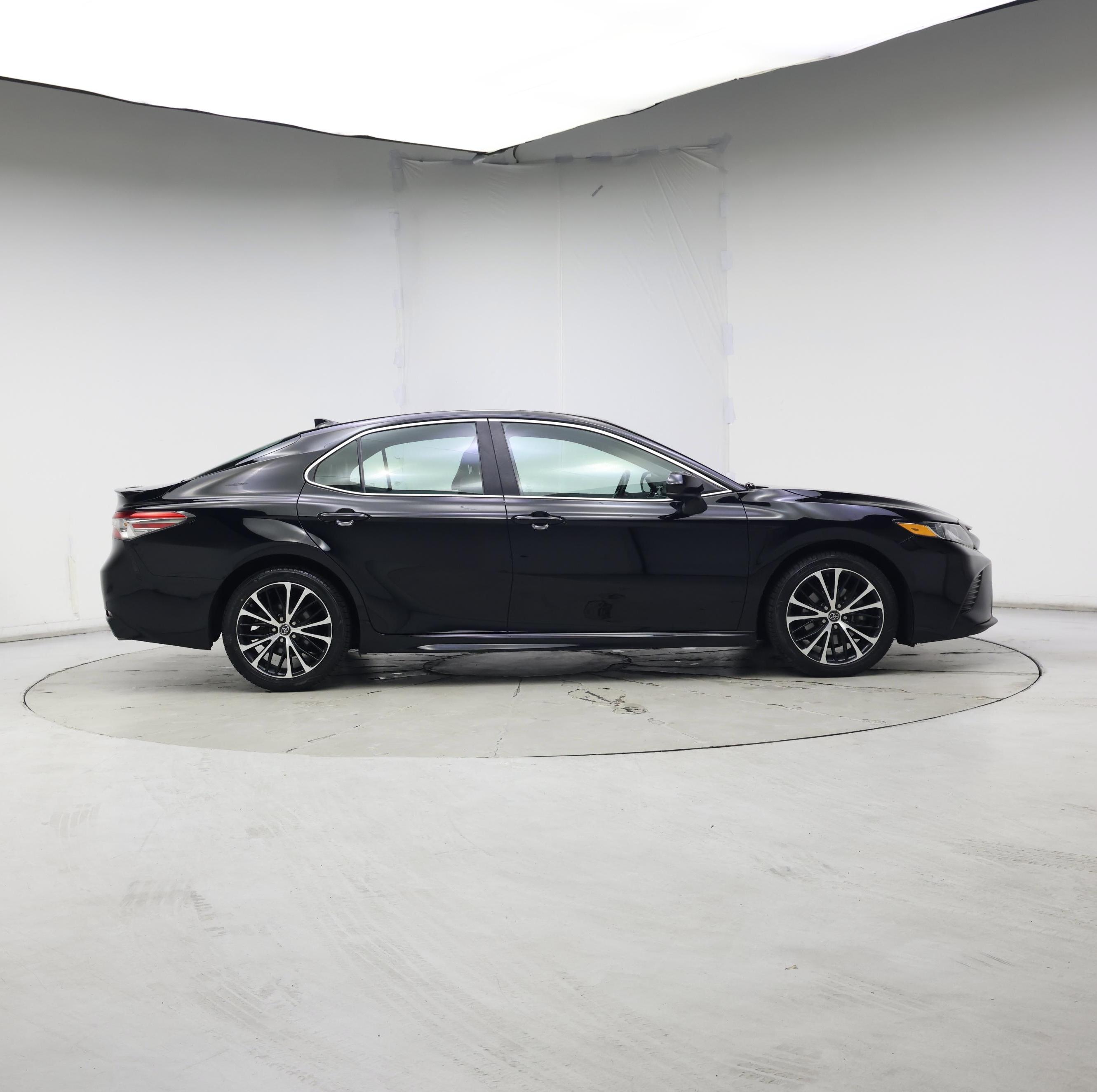 Thumbnail: 2019 Toyota Camry - 7