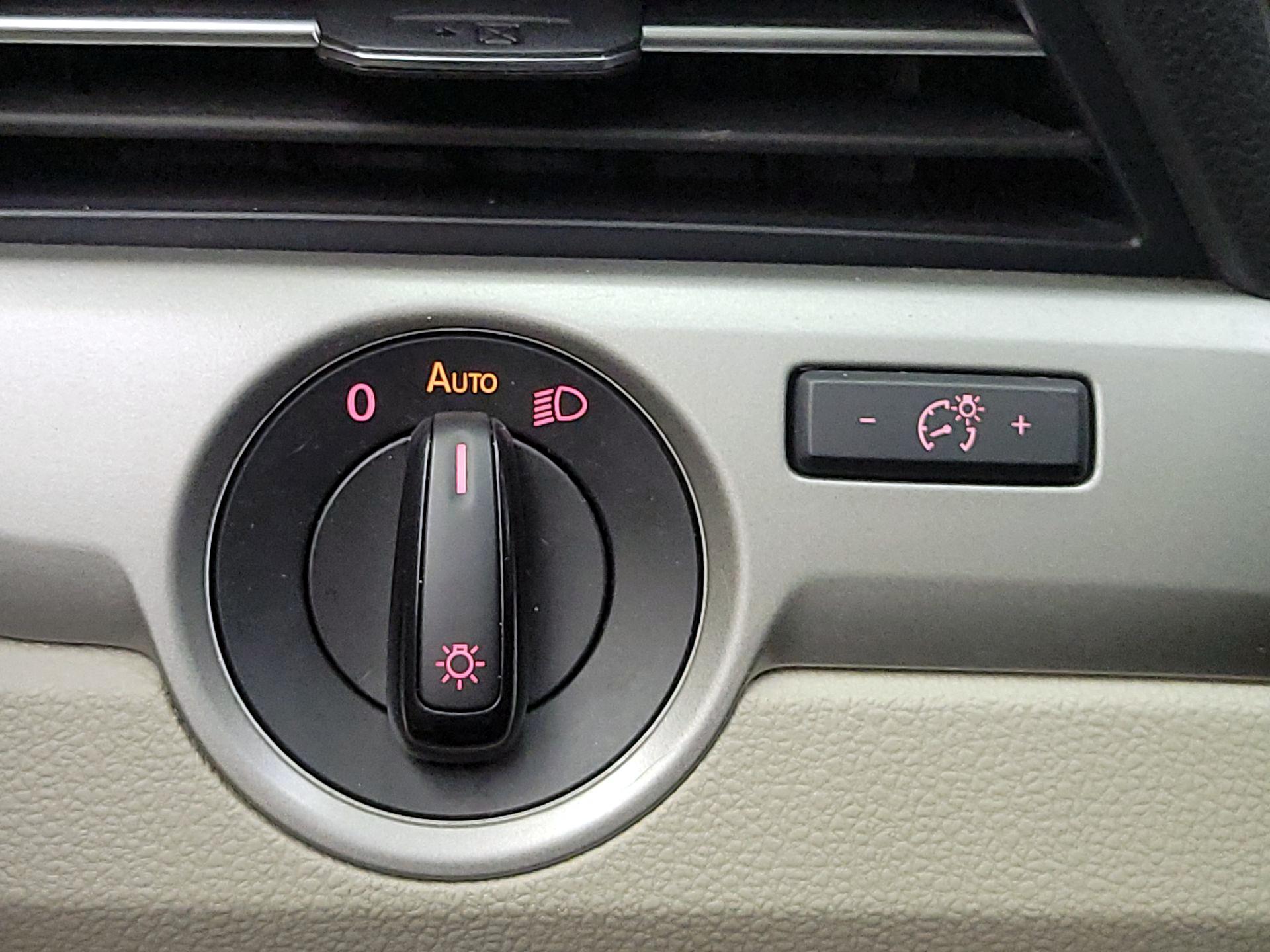 Thumbnail: 2022 Volkswagen Passat - 13