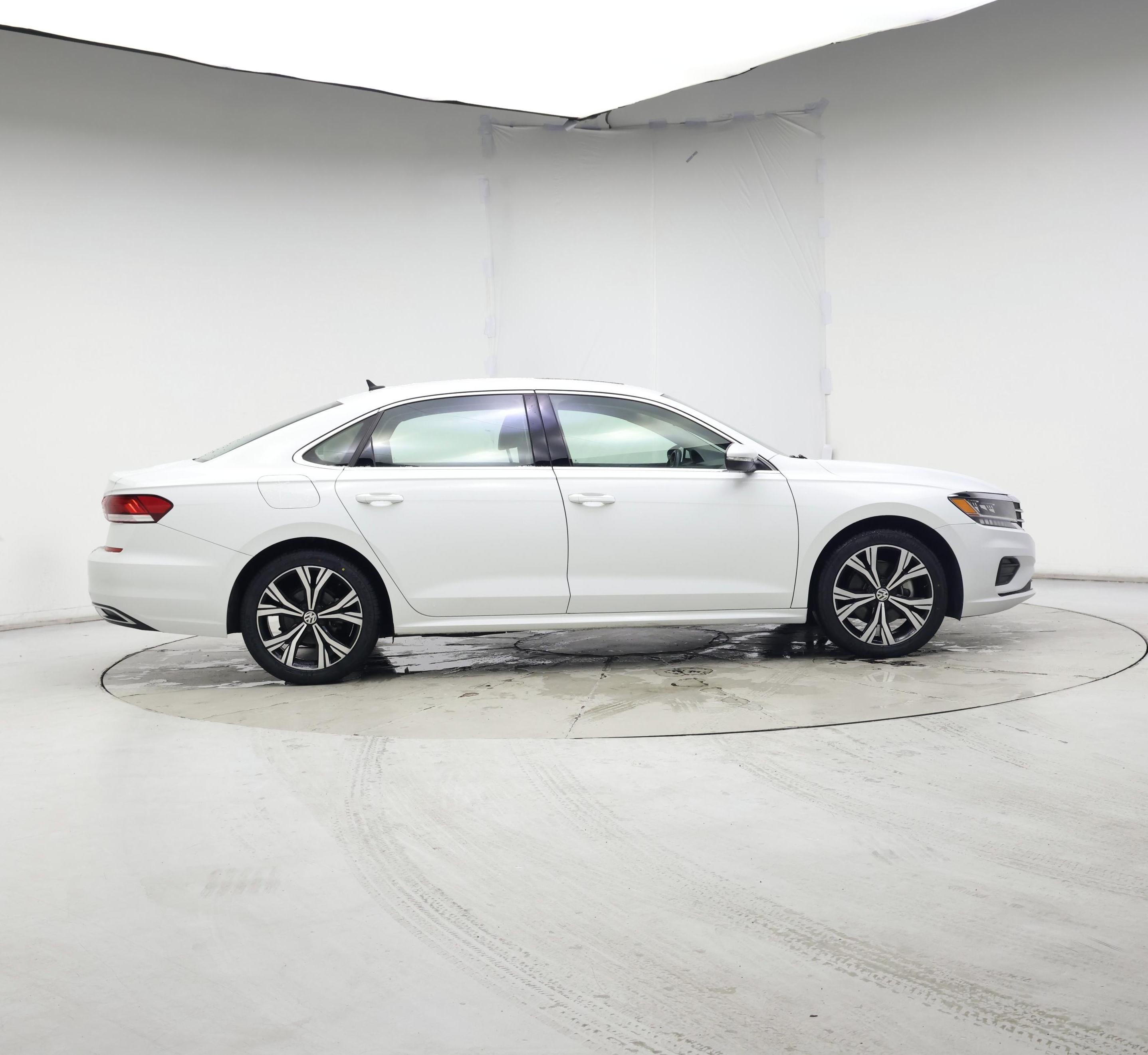 Thumbnail: 2022 Volkswagen Passat - 7