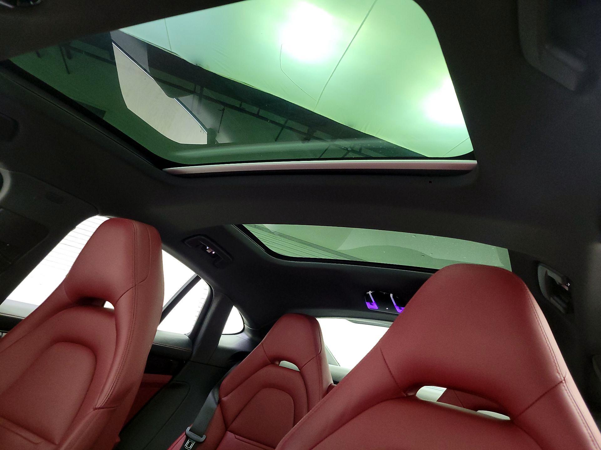 Thumbnail: 2023 Porsche Panamera - 20