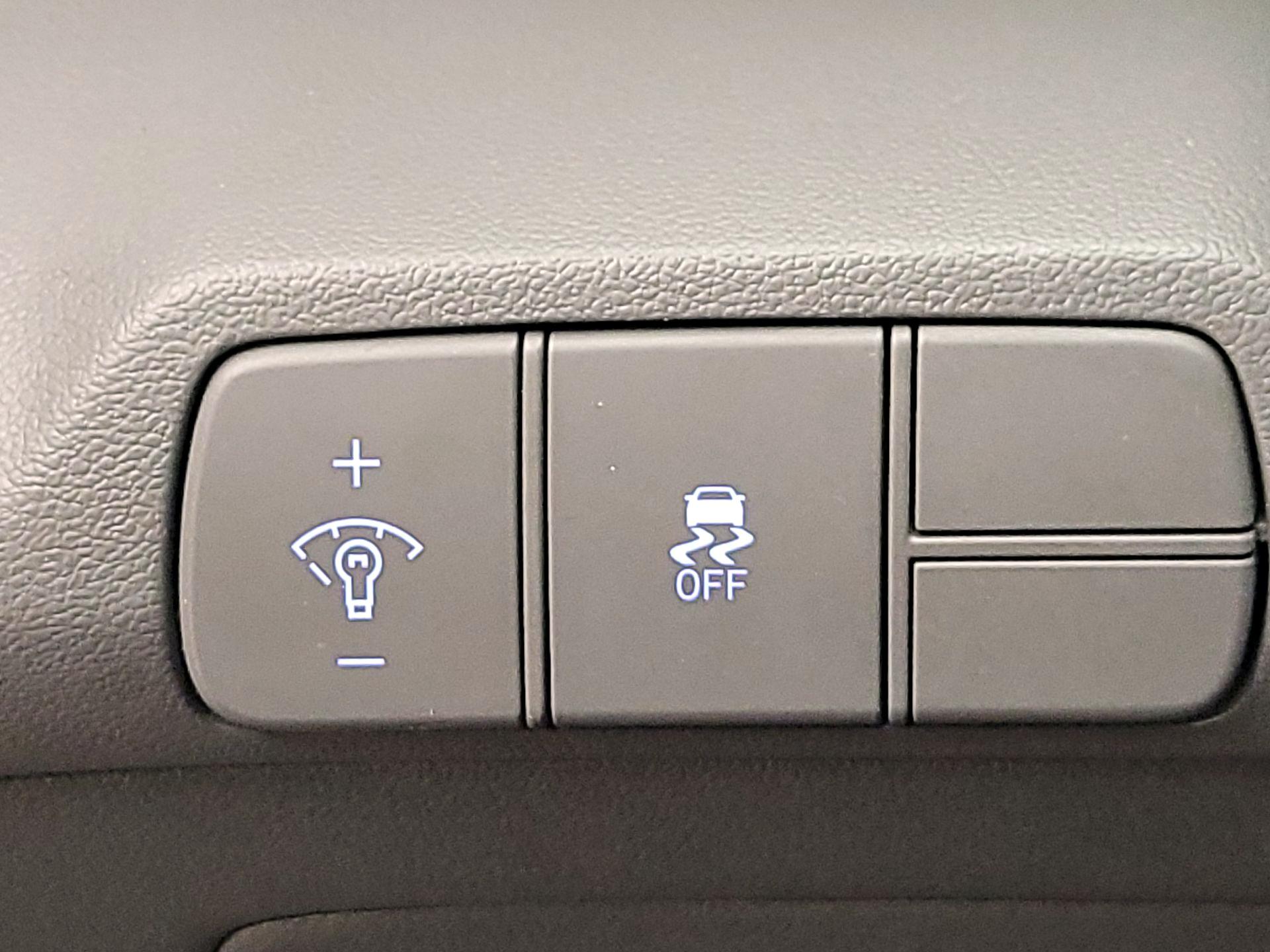 Thumbnail: 2024 Hyundai Elantra - 13