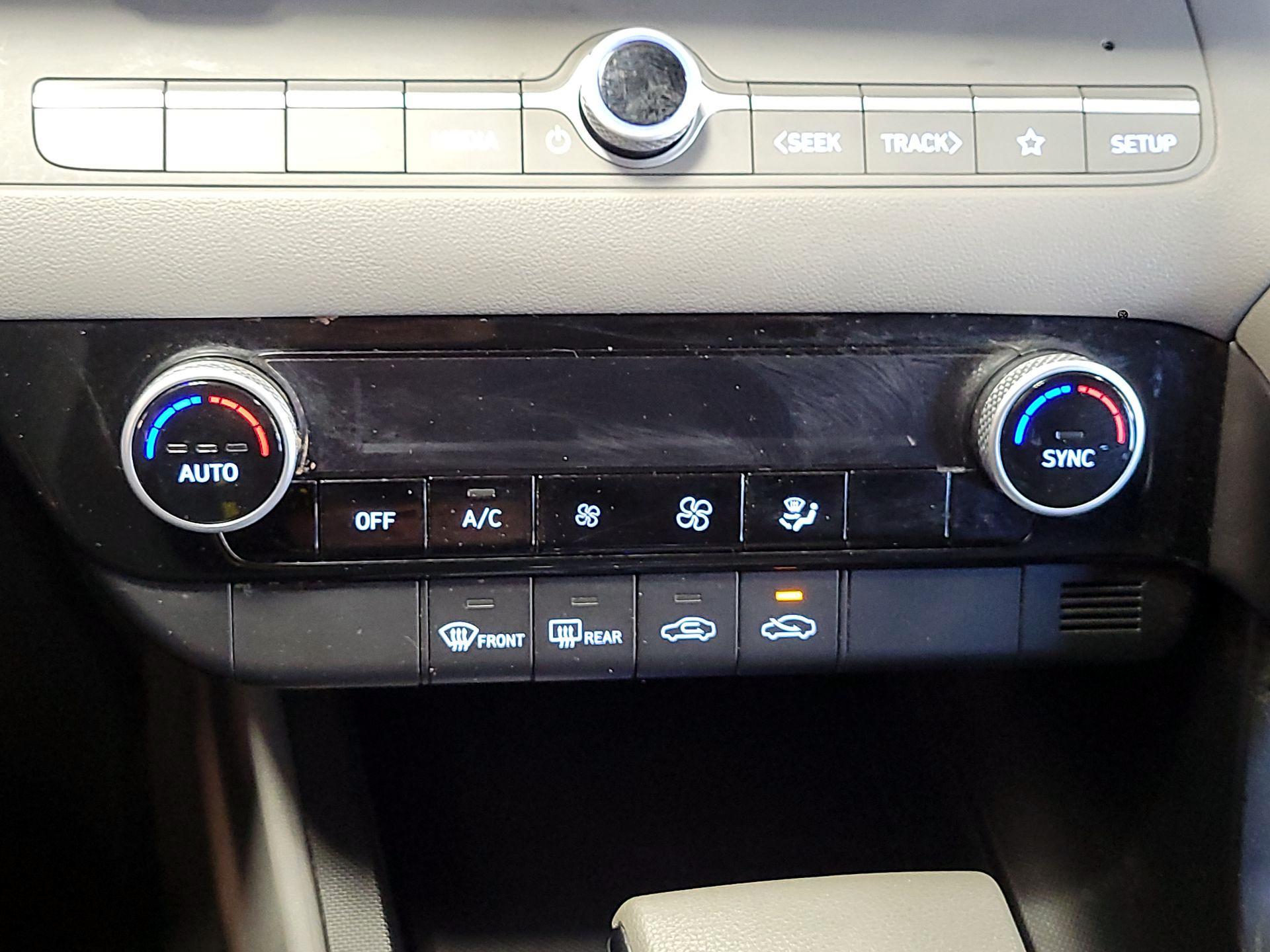 Thumbnail: 2024 Hyundai Elantra - 17