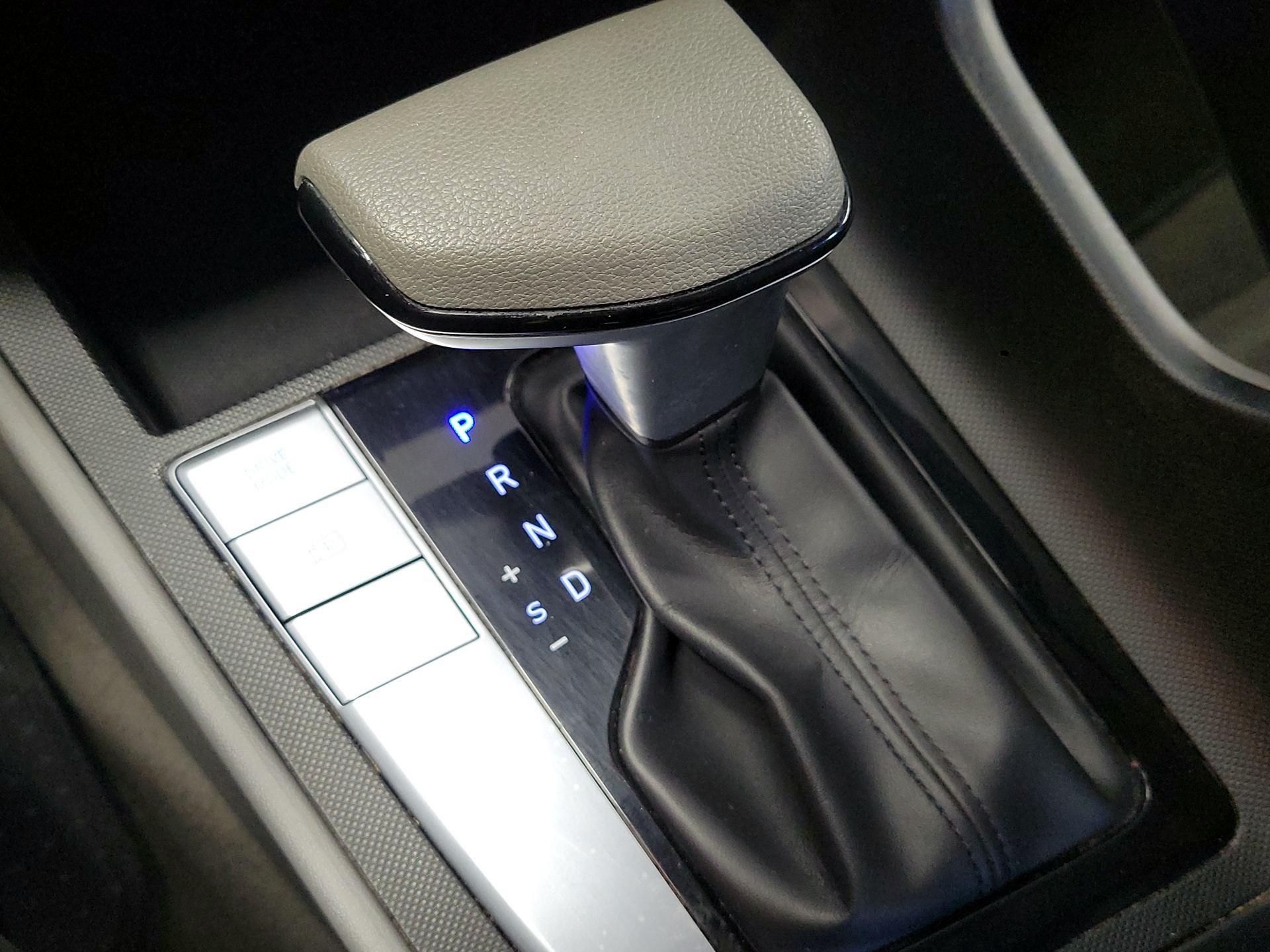 Thumbnail: 2024 Hyundai Elantra - 18