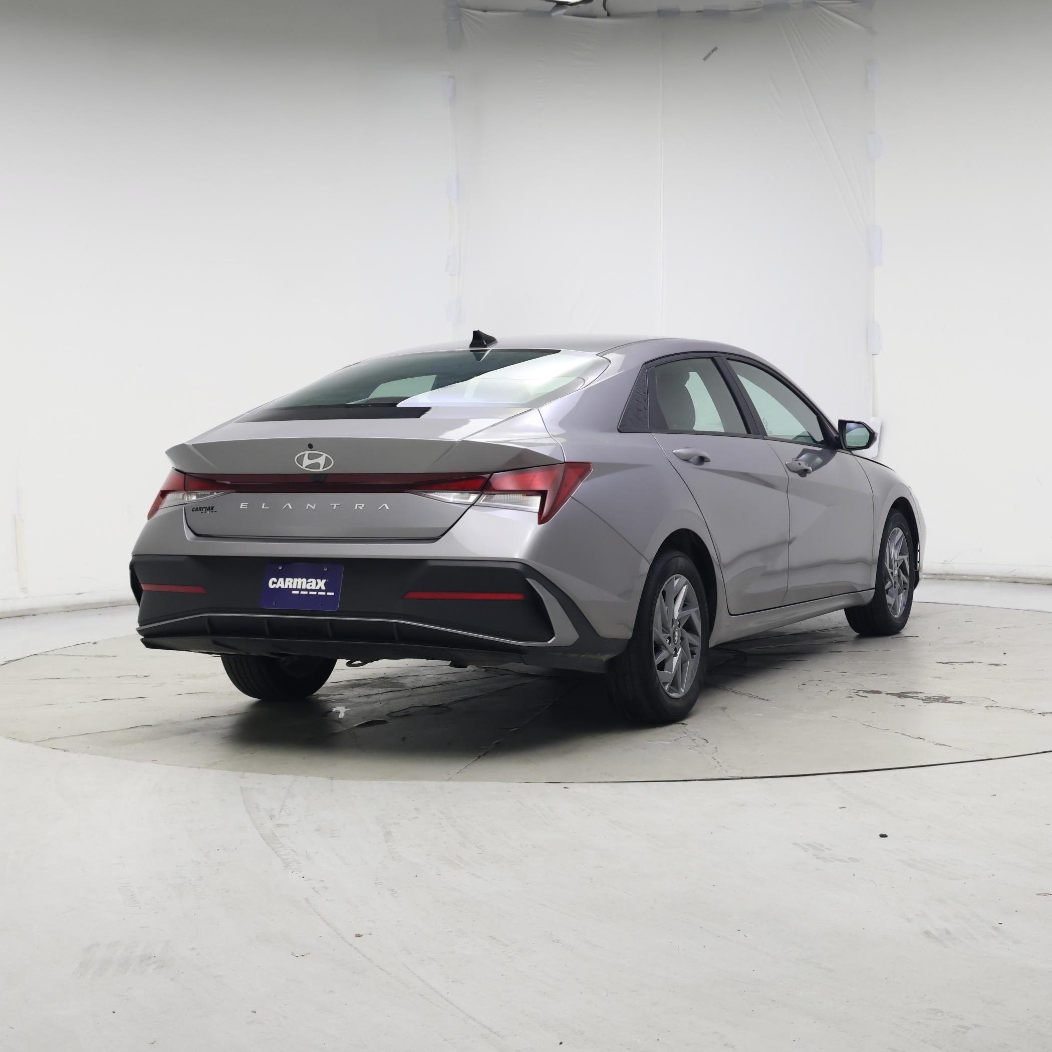 Thumbnail: 2024 Hyundai Elantra - 8