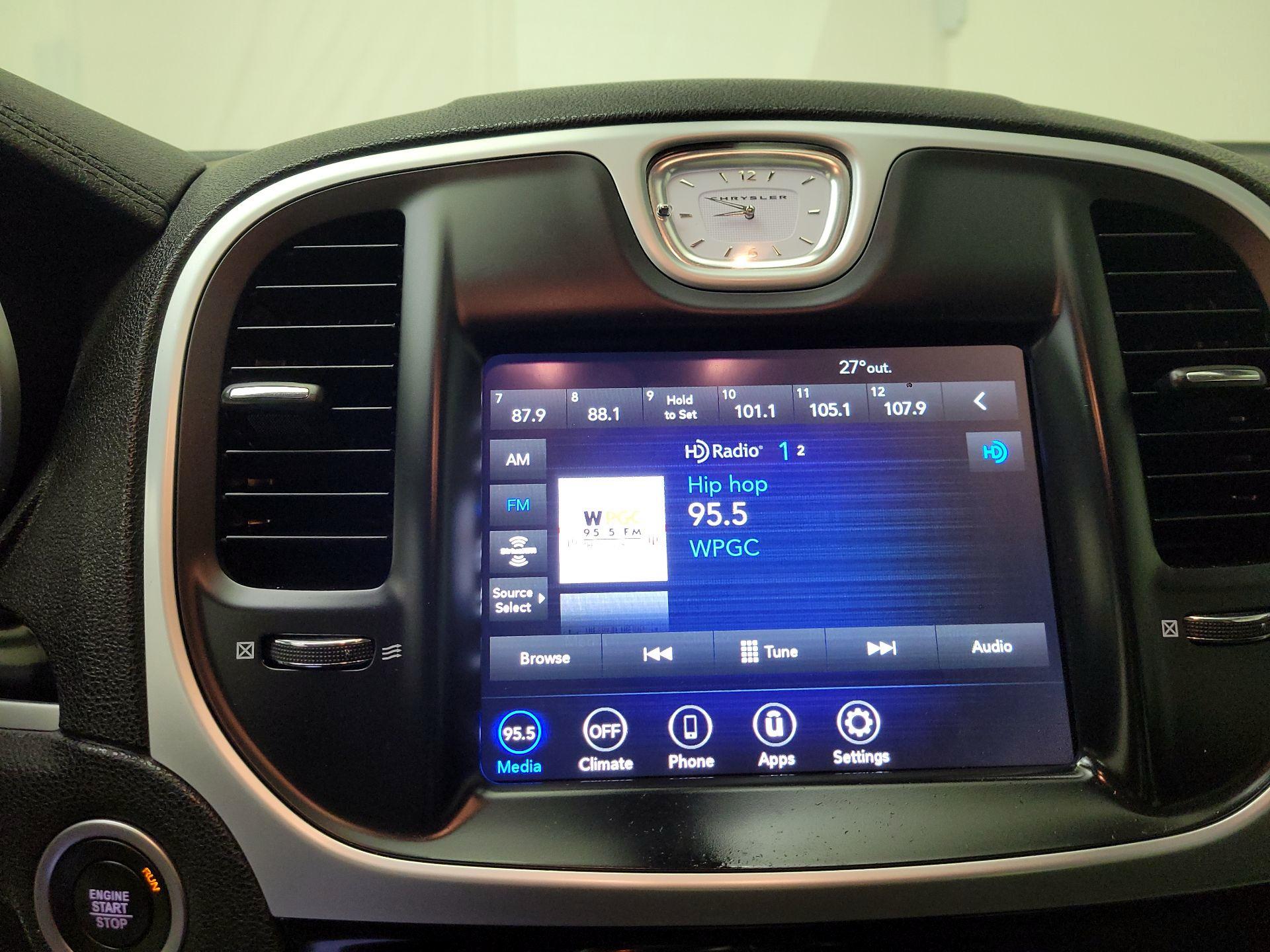 Thumbnail: 2023 Chrysler 300 - 15