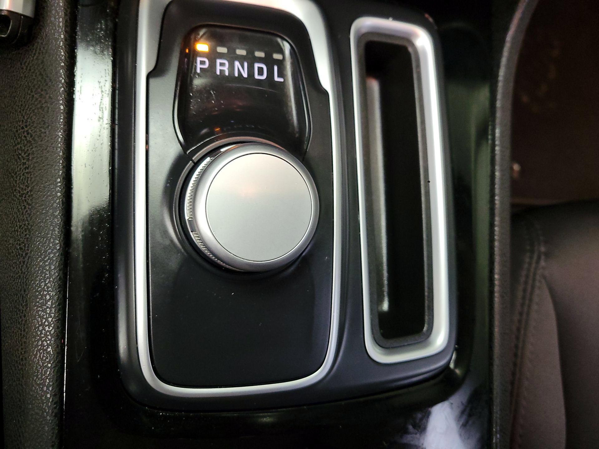 Thumbnail: 2023 Chrysler 300 - 17