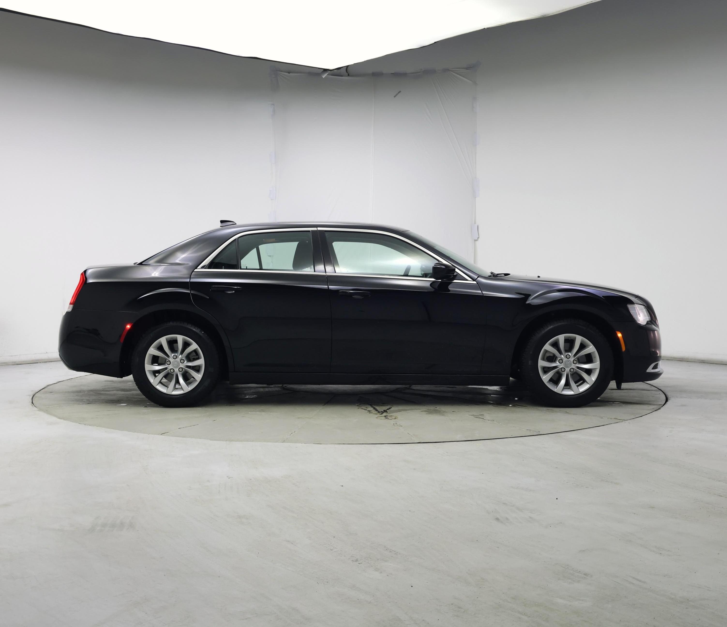 Thumbnail: 2023 Chrysler 300 - 7