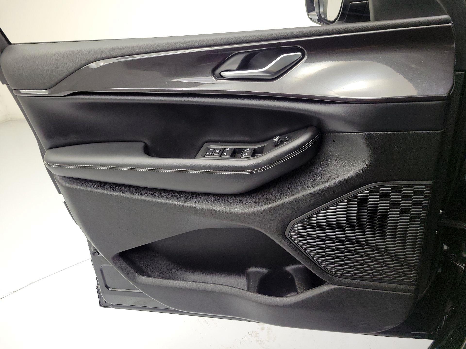 Thumbnail: 2023 Jeep Grand Cherokee - 12