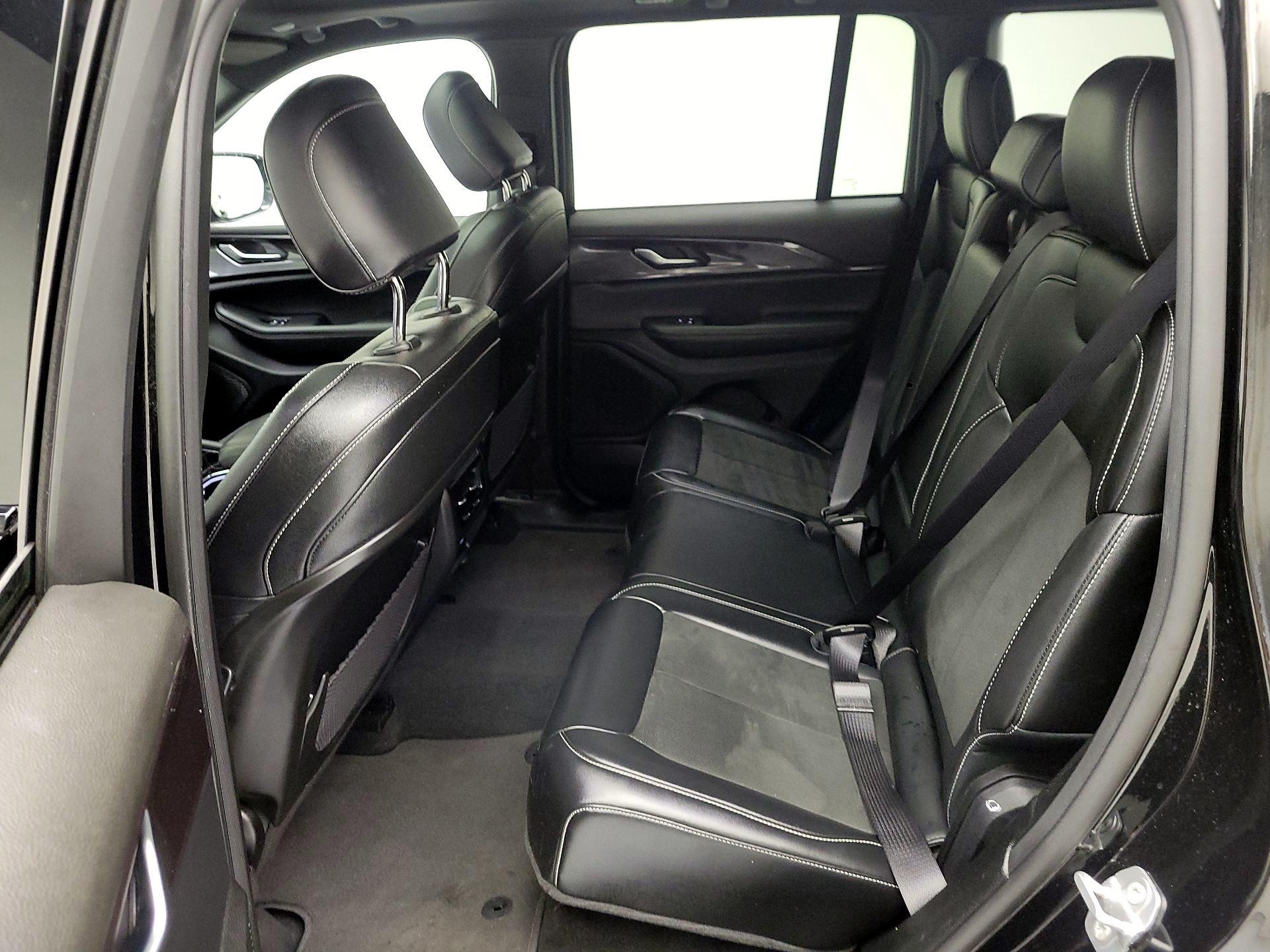 Thumbnail: 2023 Jeep Grand Cherokee - 20