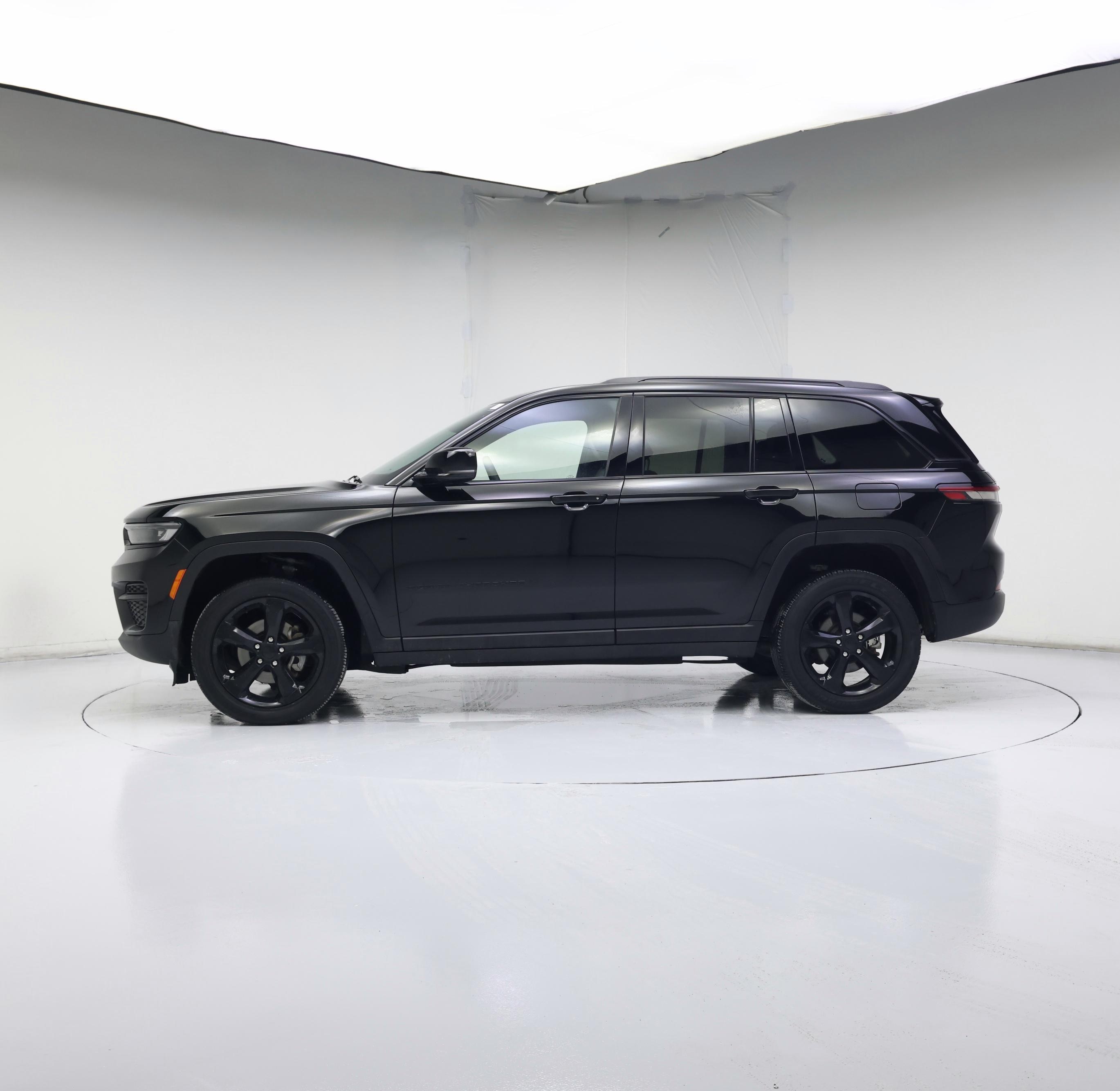 Thumbnail: 2023 Jeep Grand Cherokee - 3
