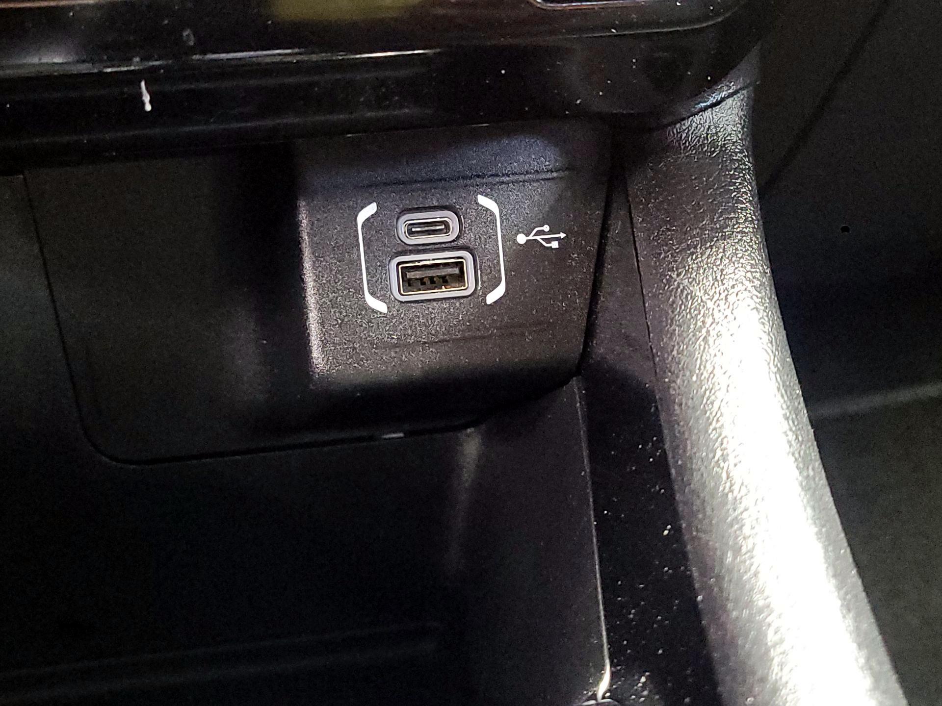 Thumbnail: 2022 Jeep Compass - 18