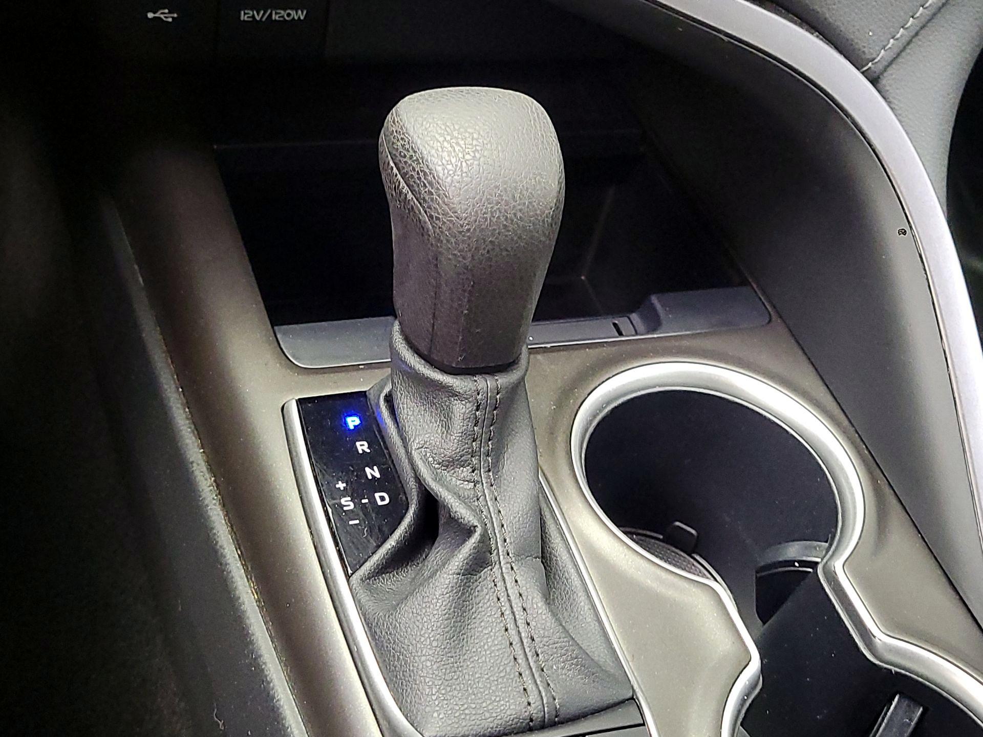 Thumbnail: 2023 Toyota Camry - 17