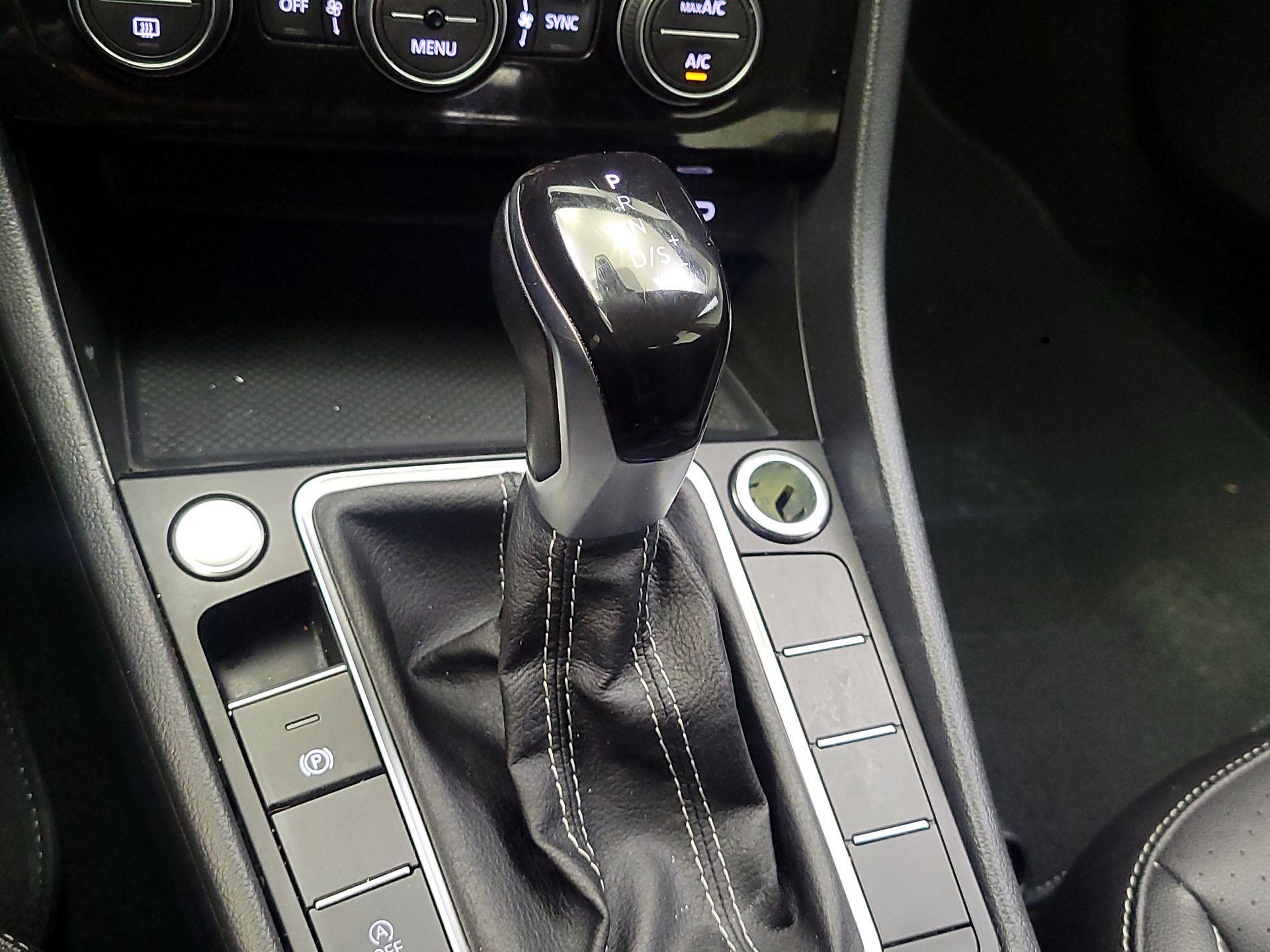 Thumbnail: 2024 Volkswagen Jetta - 15