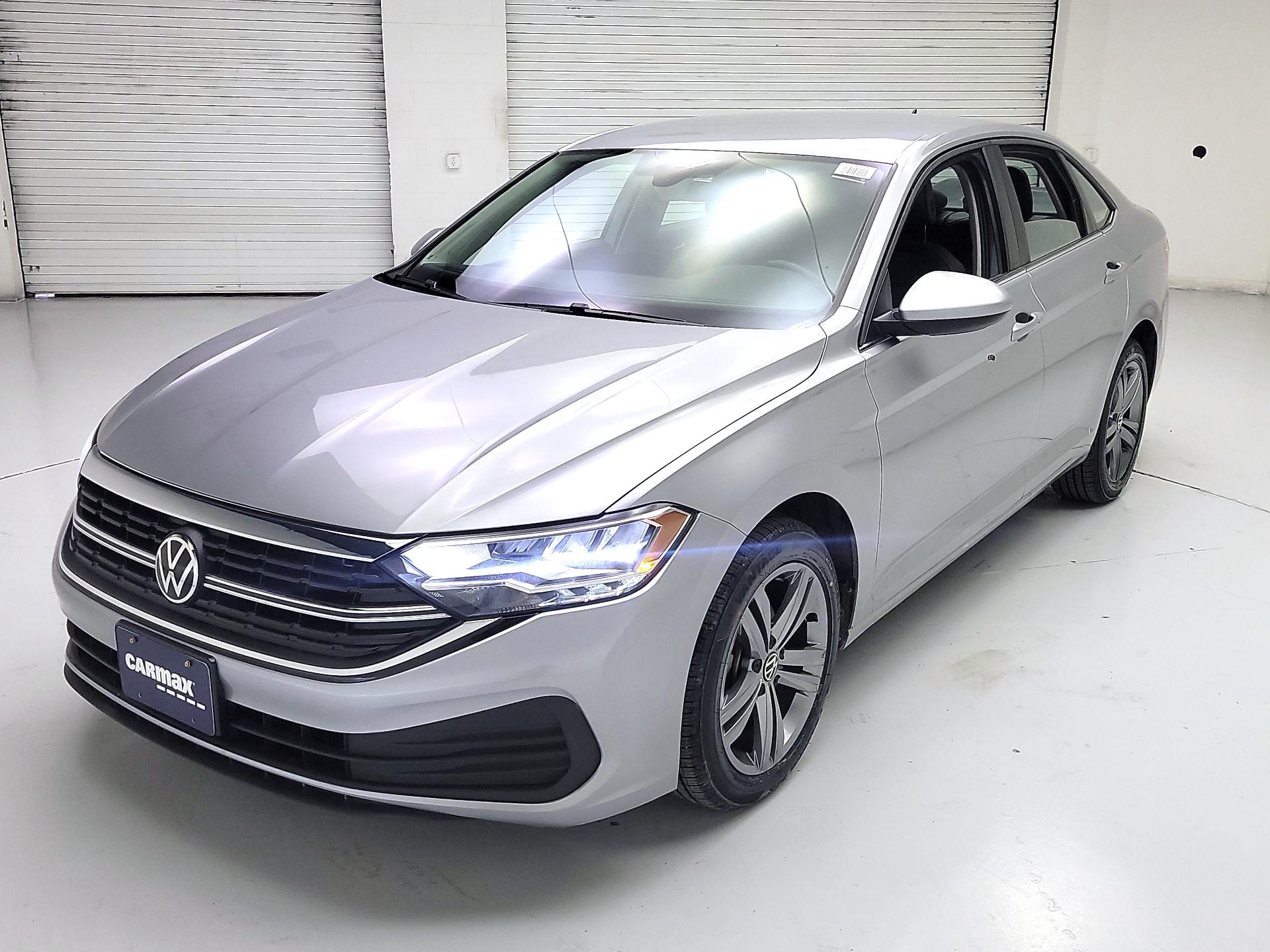 Thumbnail: 2024 Volkswagen Jetta - 3