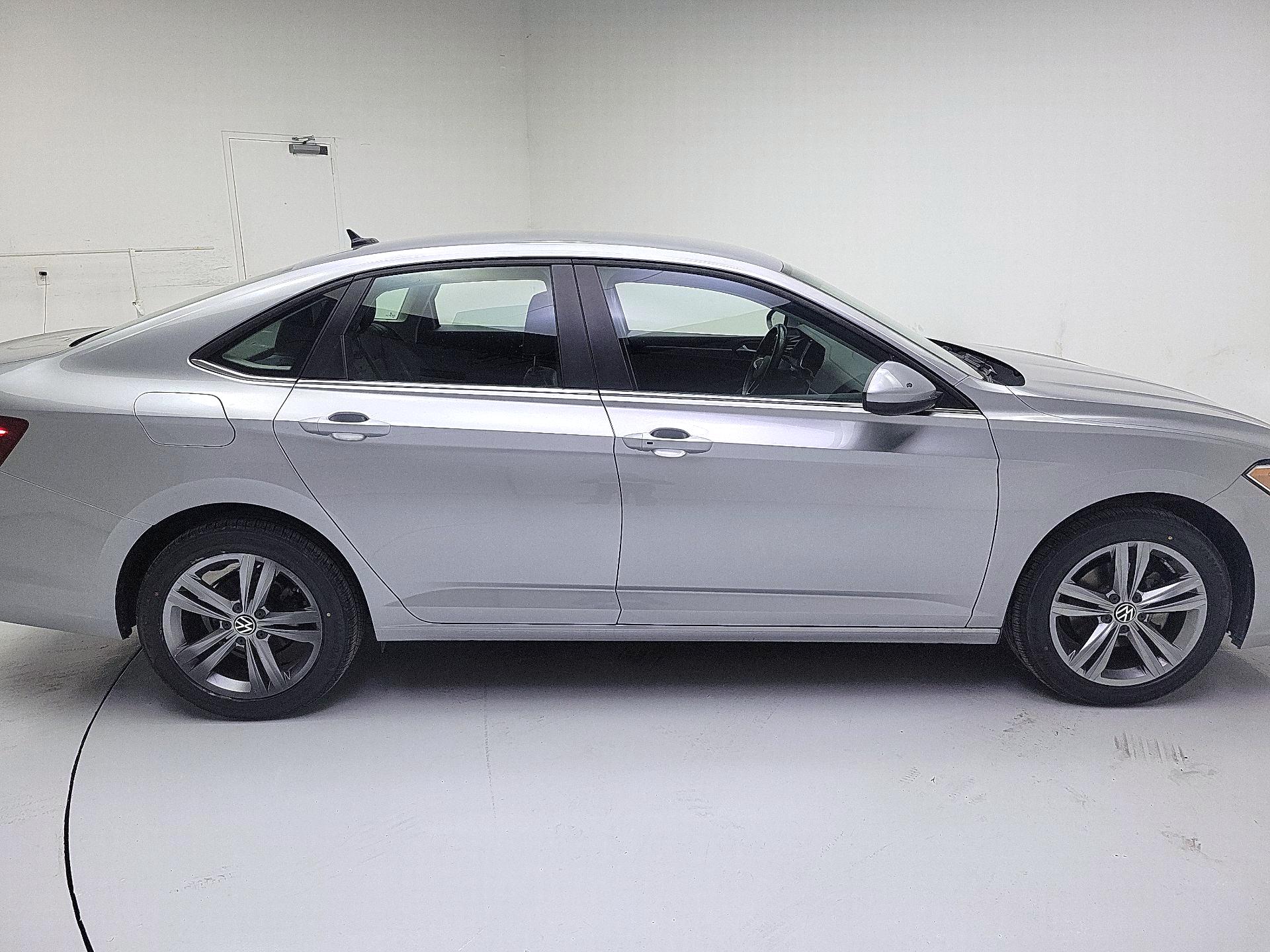 Thumbnail: 2024 Volkswagen Jetta - 4