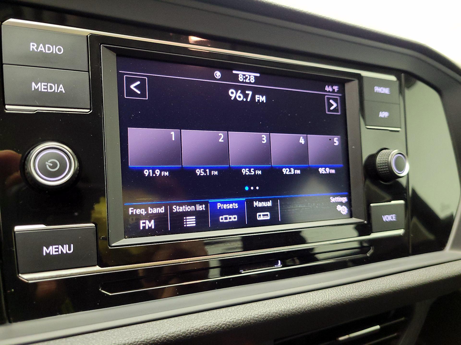 Thumbnail: 2024 Volkswagen Jetta - 15