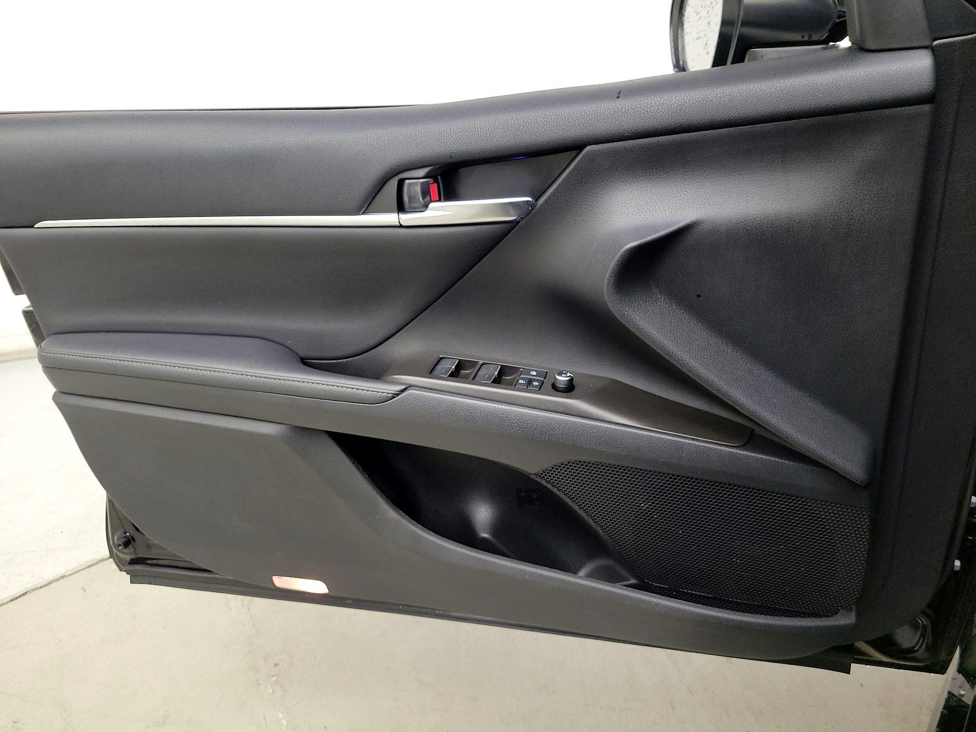 Thumbnail: 2022 Toyota Camry - 12