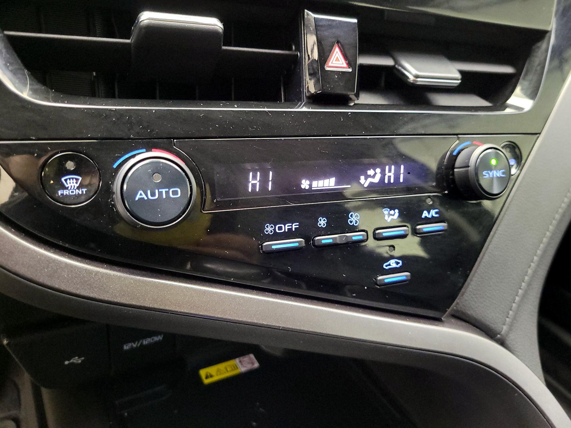 Thumbnail: 2022 Toyota Camry - 16