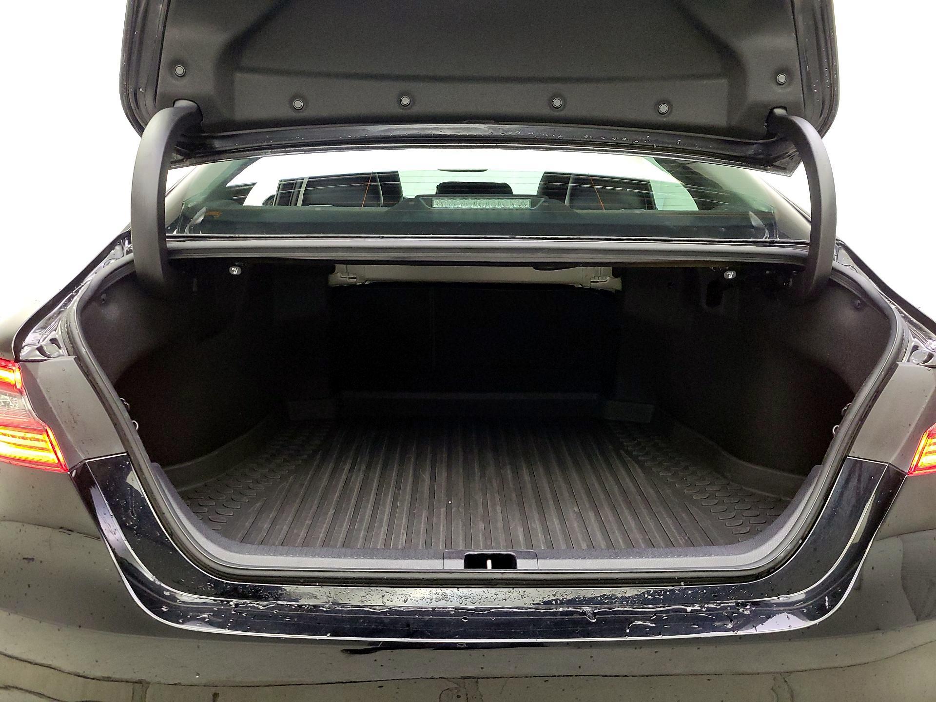 Thumbnail: 2022 Toyota Camry - 20