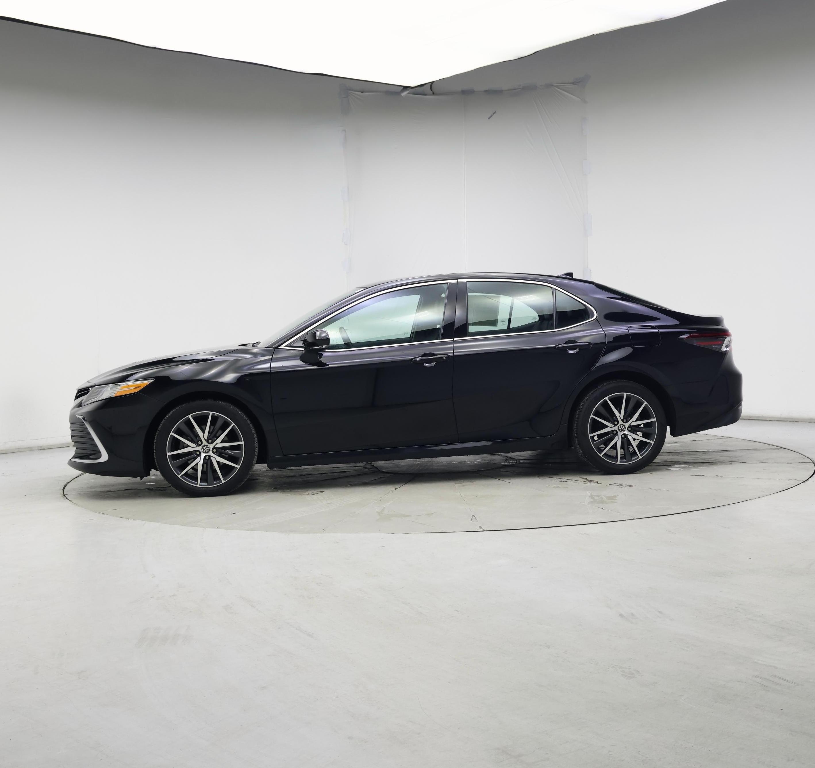 Thumbnail: 2022 Toyota Camry - 3