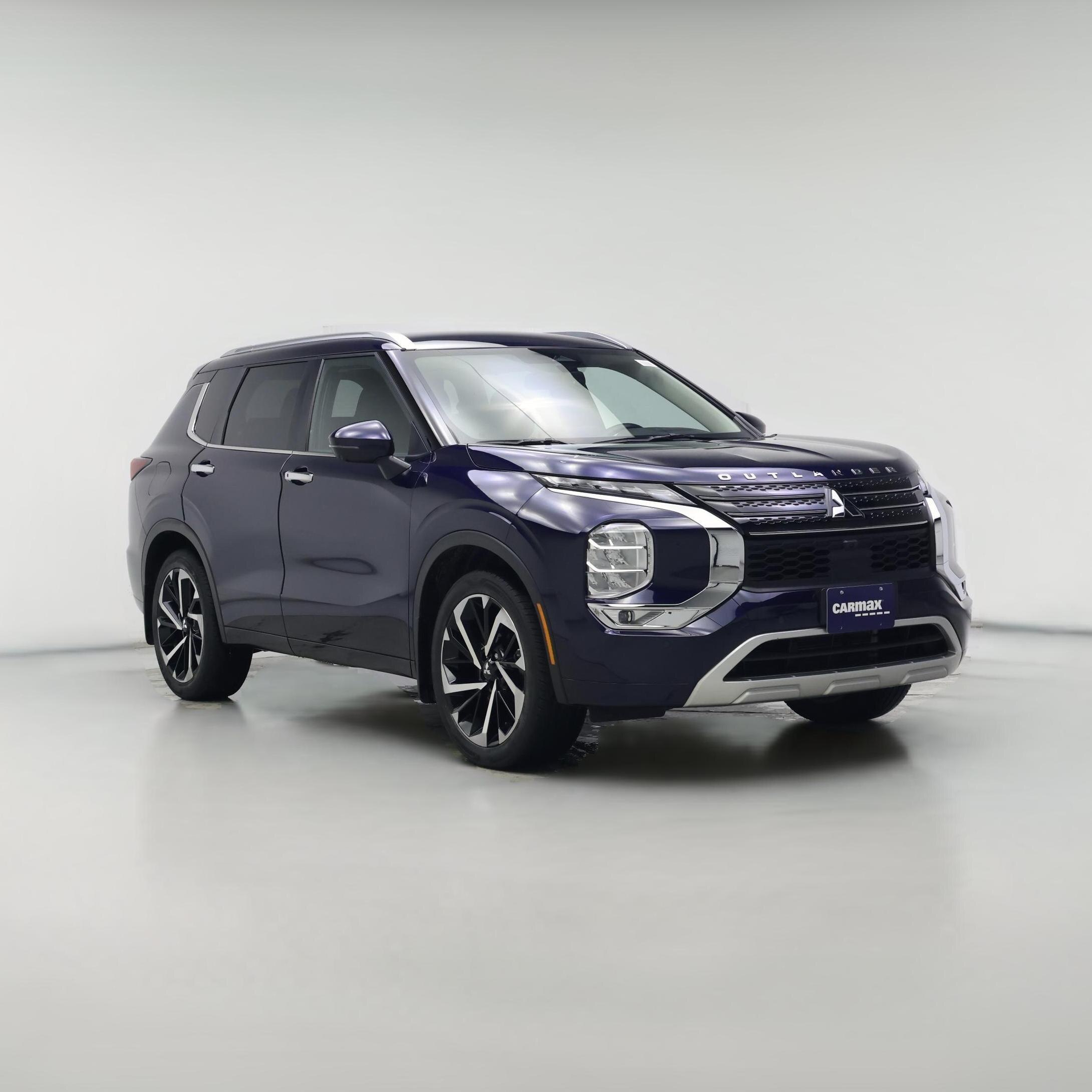 Thumbnail: 2023 Mitsubishi Outlander - 1