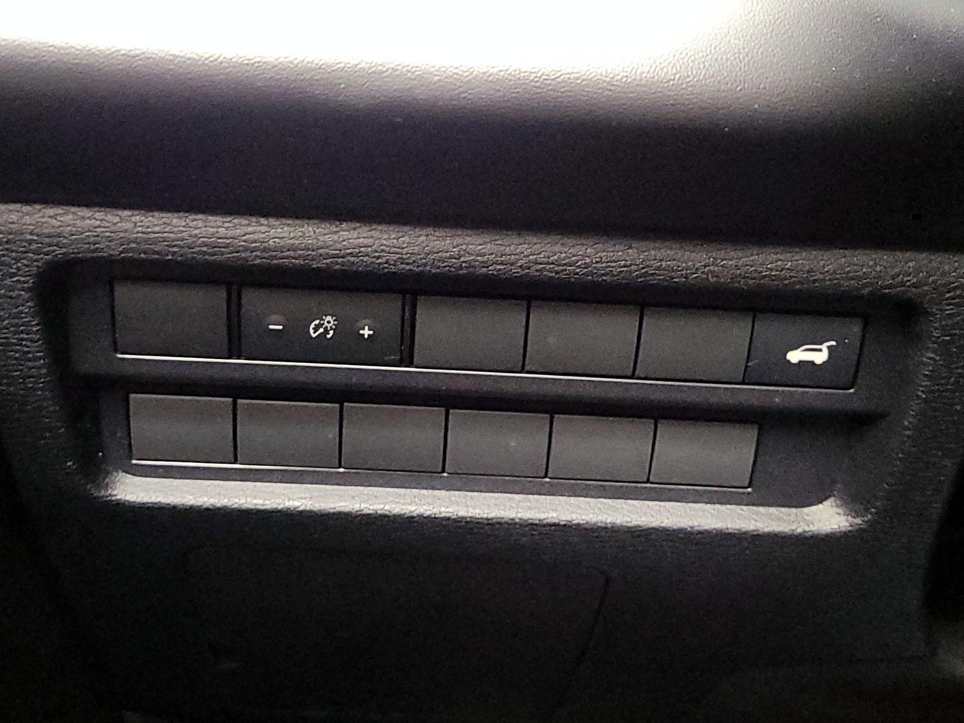 Thumbnail: 2023 Mitsubishi Outlander - 13