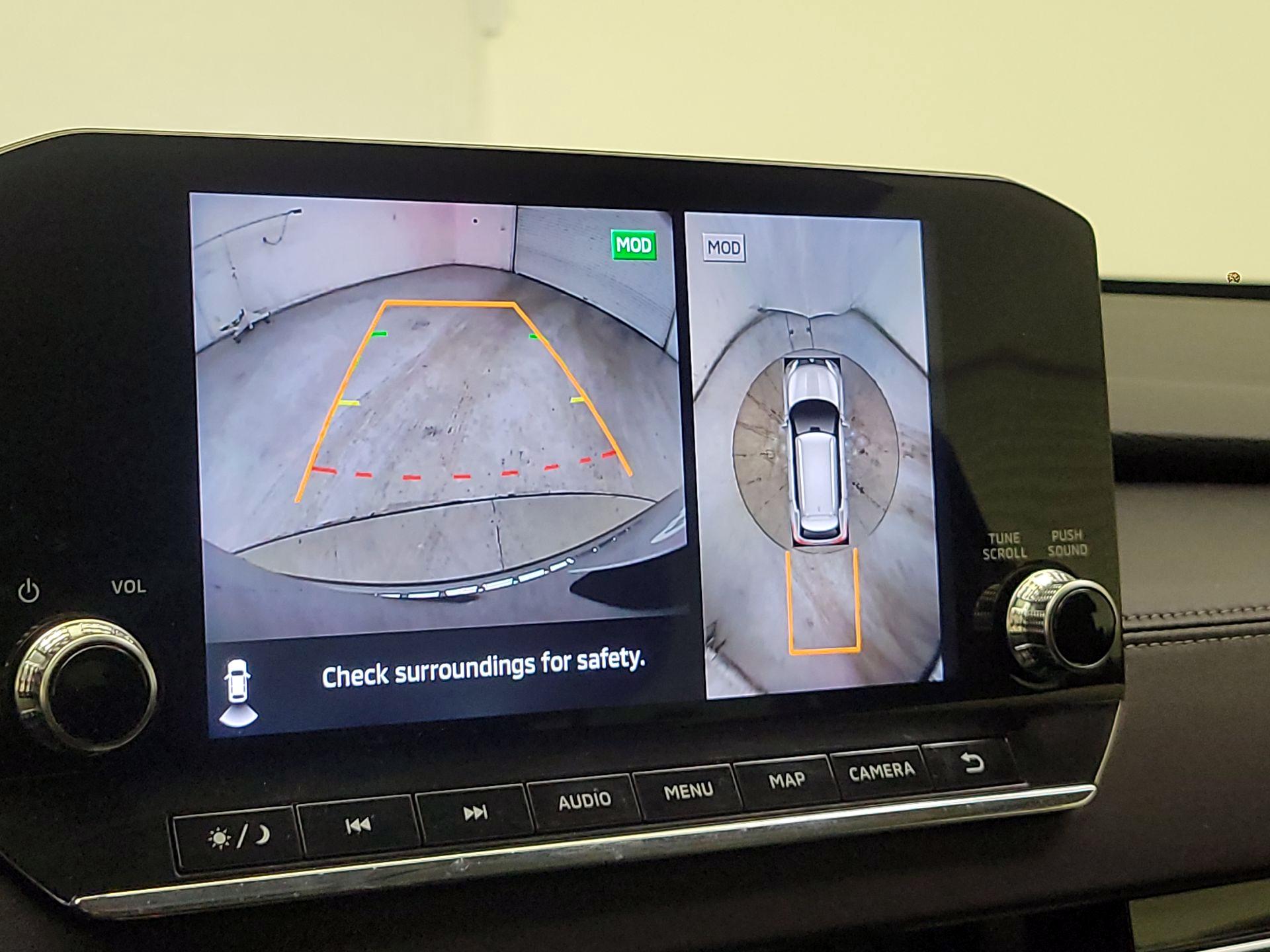 Thumbnail: 2023 Mitsubishi Outlander - 15