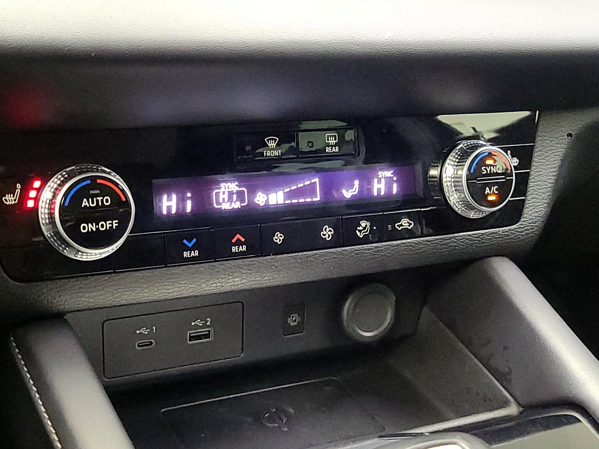 Thumbnail: 2023 Mitsubishi Outlander - 17