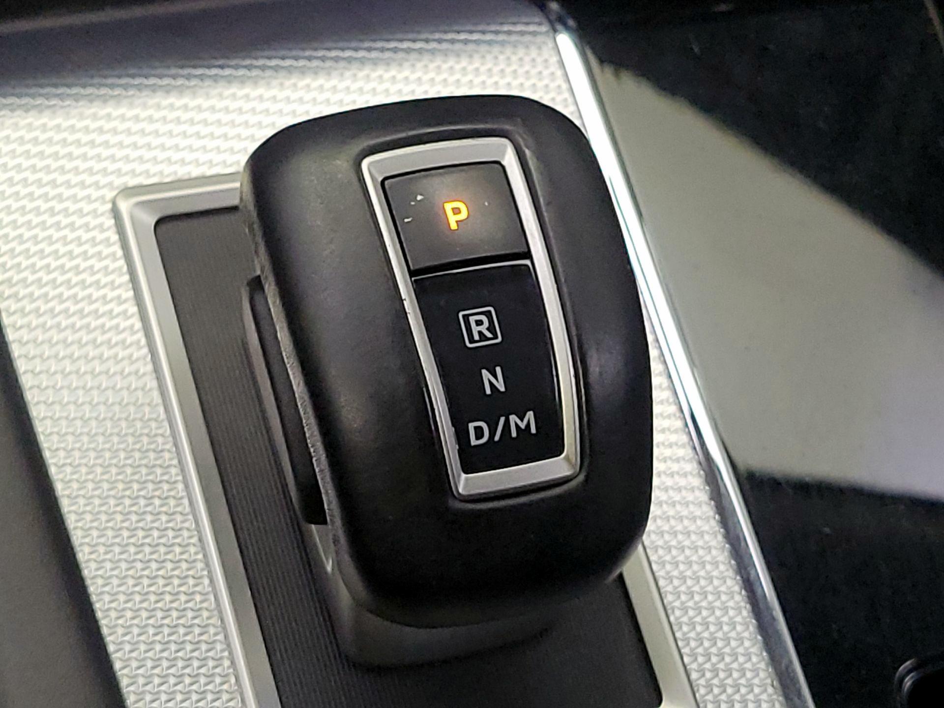 Thumbnail: 2023 Mitsubishi Outlander - 18